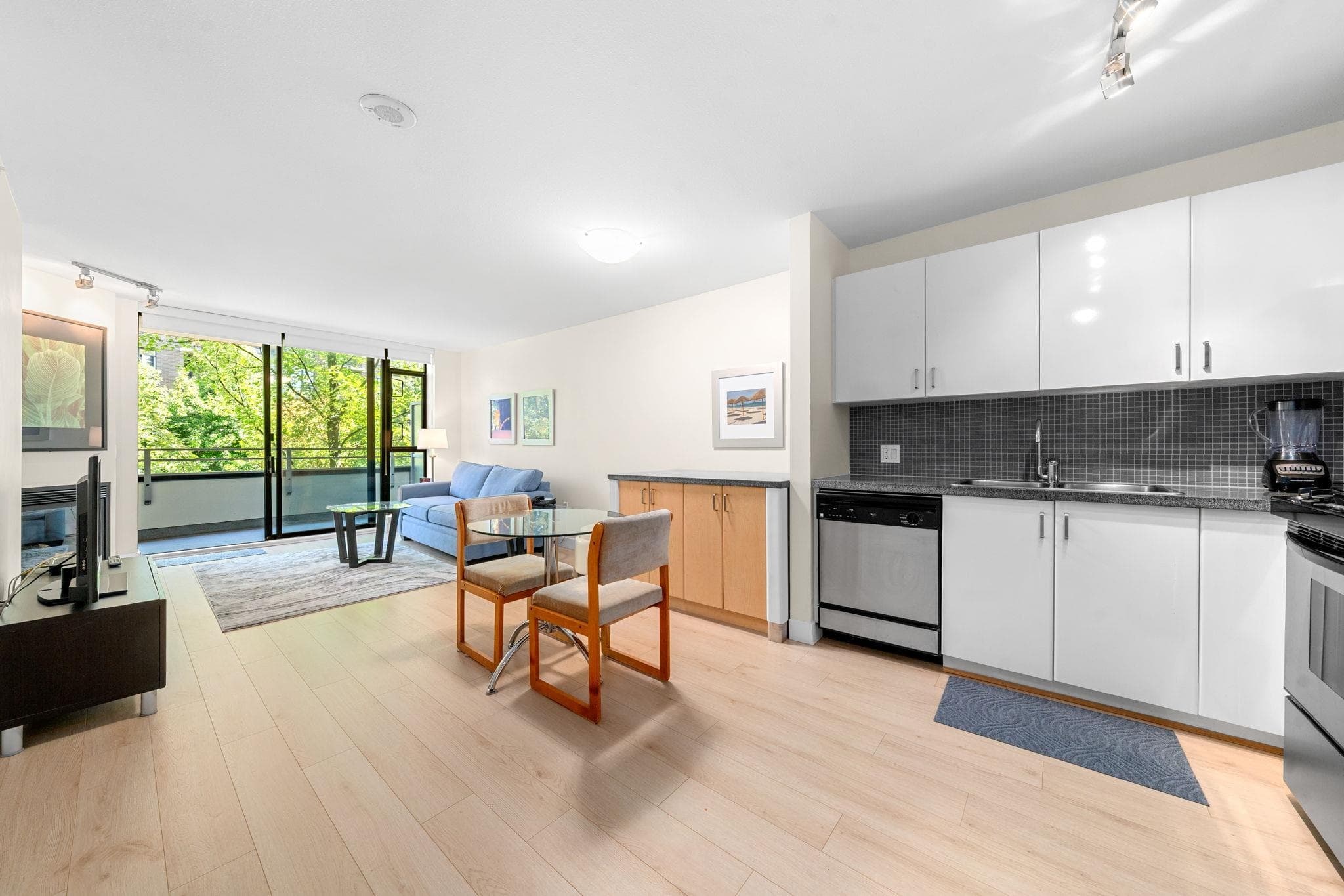 305 - 175 W 1st Street, North Vancouver, V7M 3N9 — photo 2