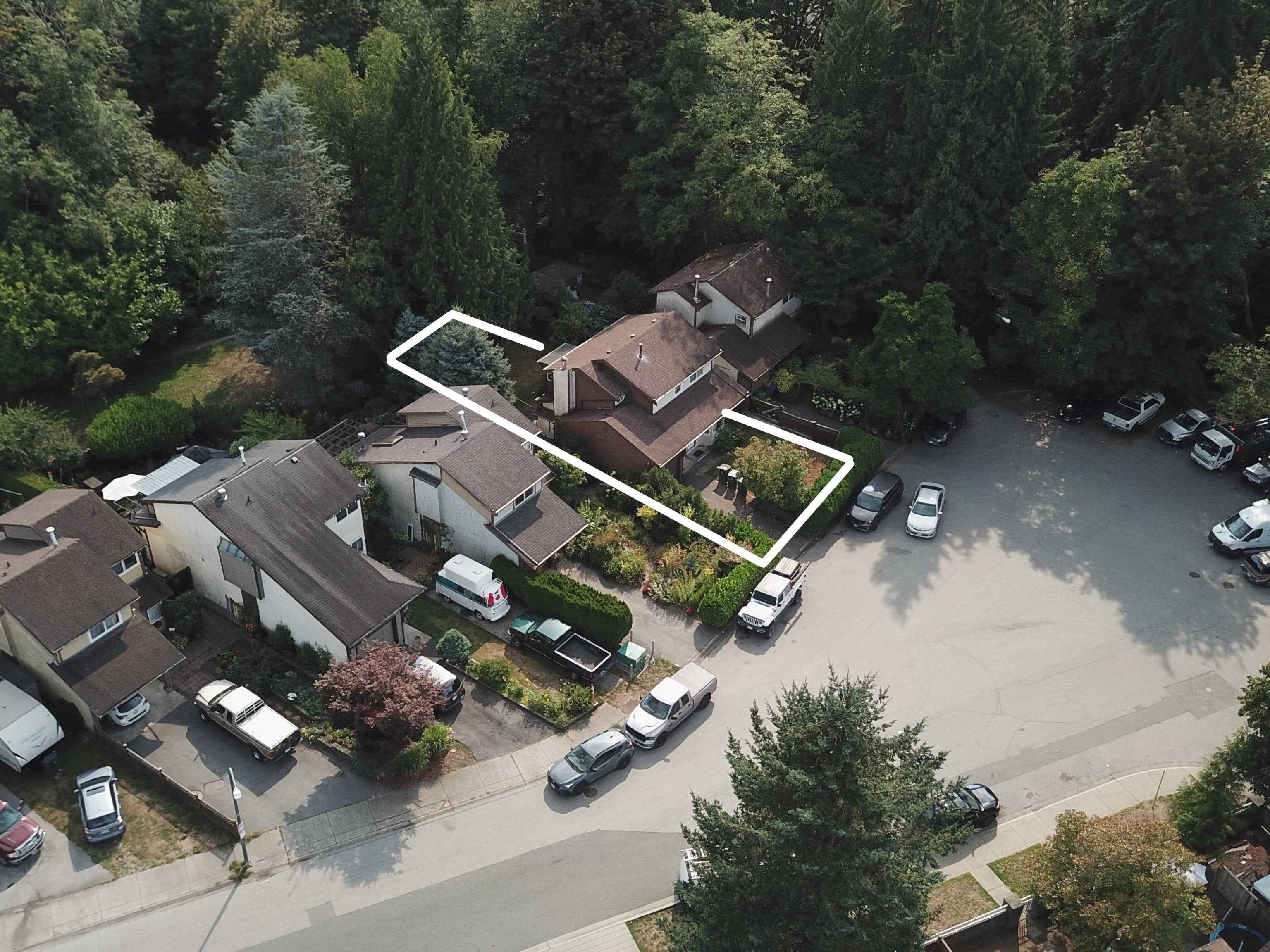13870 Laurel Drive, Surrey, V3T 1A9 — photo 3