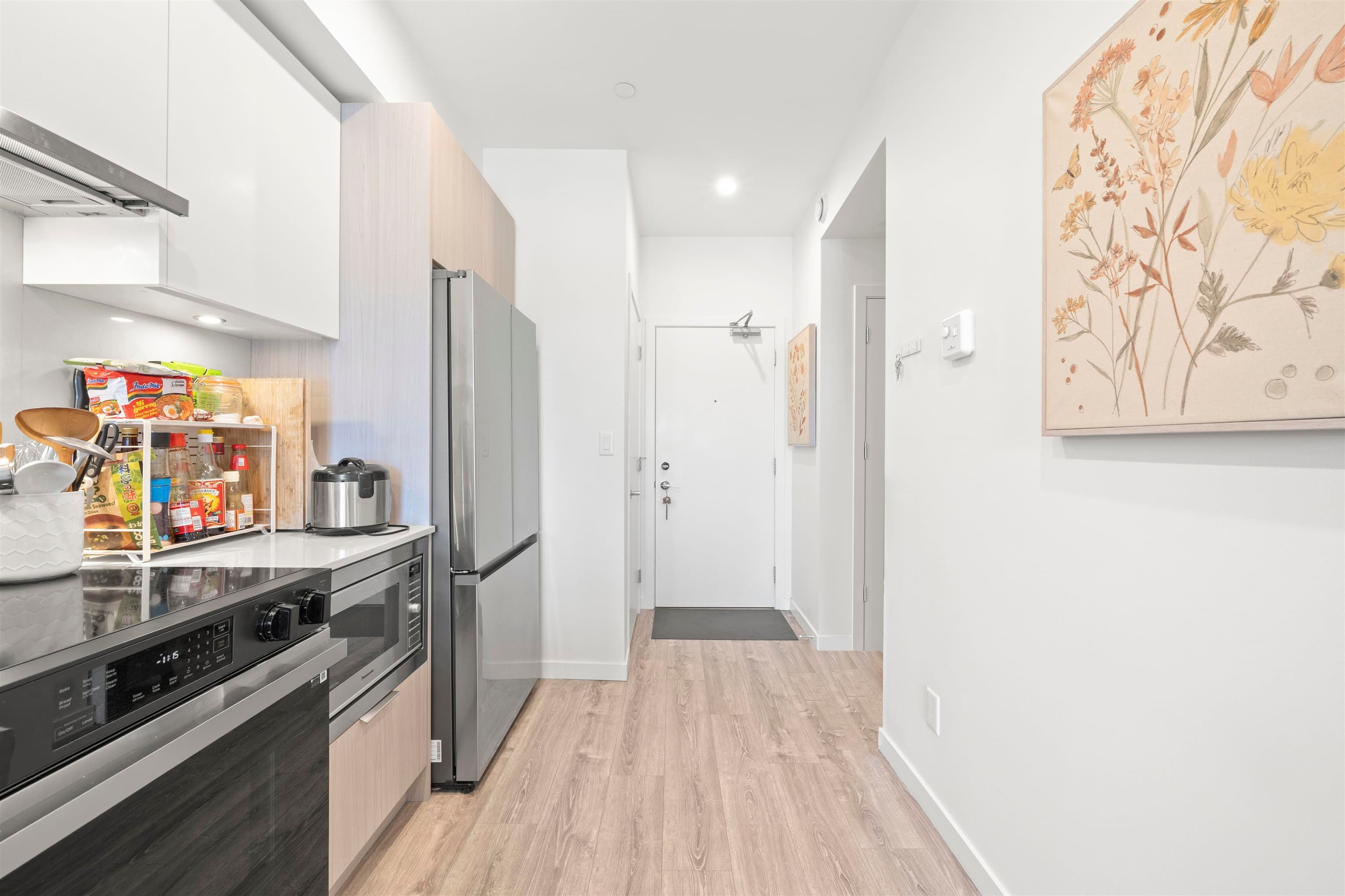 305 - 10828 139a Street, Surrey, V3R 0H3 — photo 2