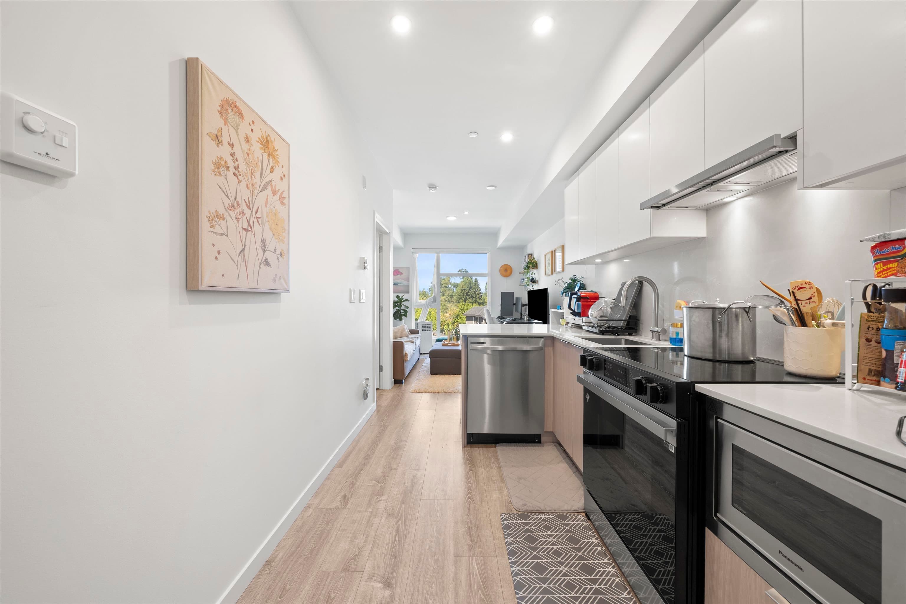 305 - 10828 139a Street, Surrey, V3R 0H3 — photo 5