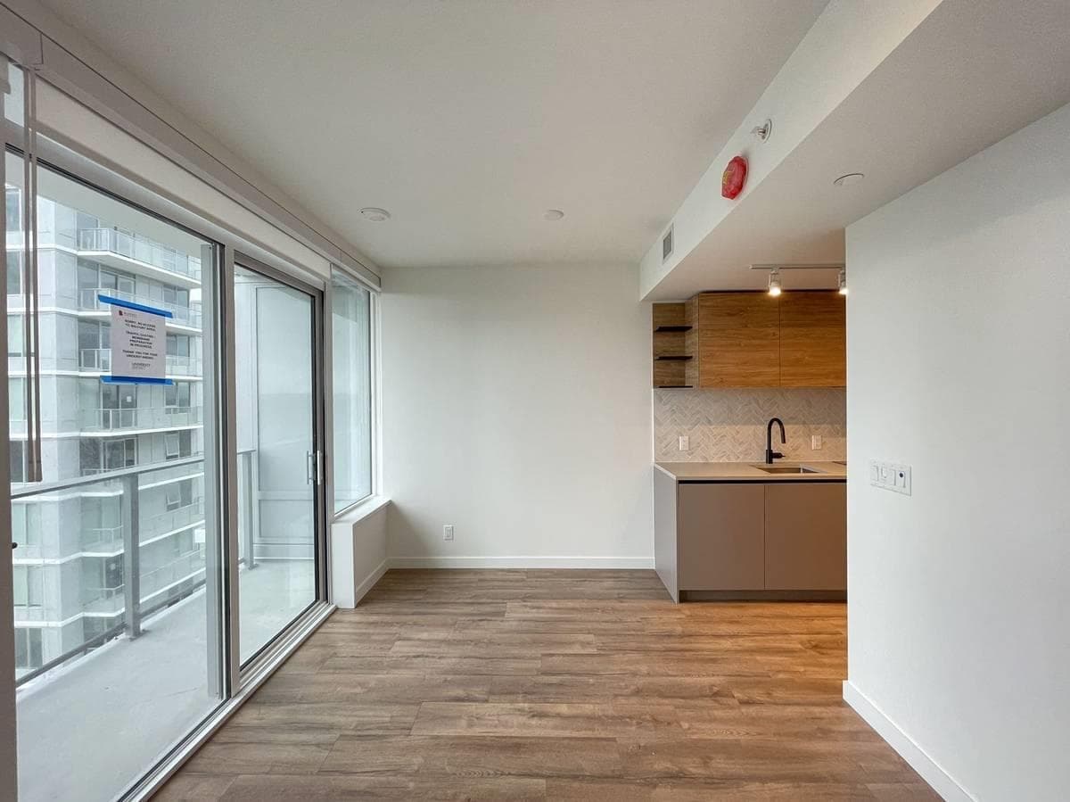 16XX - 13428 105 Ave, Surrey, V3T 4B2 — photo 2