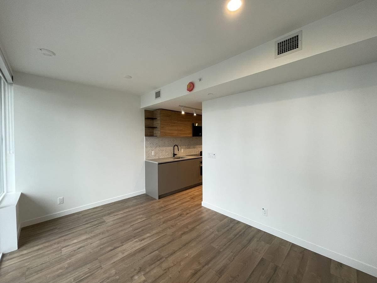 16XX - 13428 105 Ave, Surrey, V3T 4B2 — photo 3