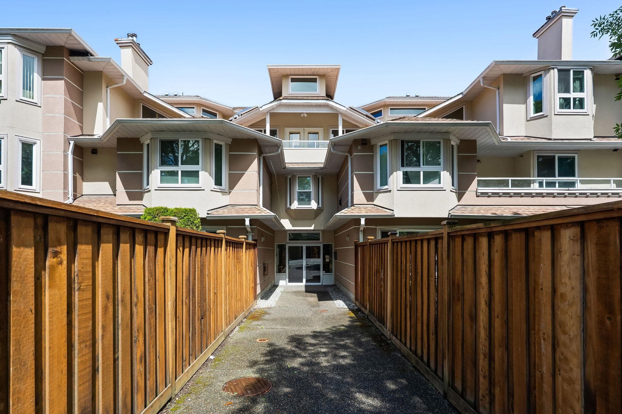 302 - 19721 64 Avenue, Langley, V2Y 1L1 — photo 1