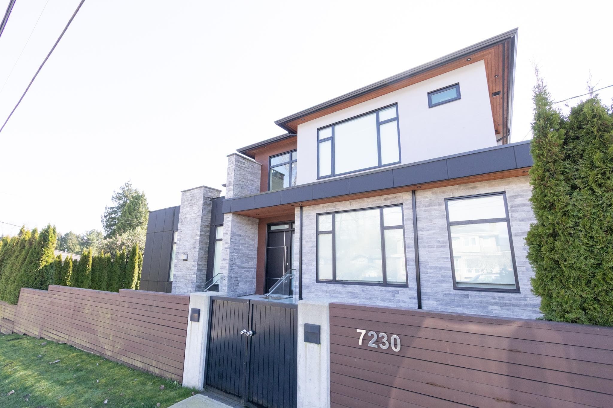 Suite - 7230 Kitchener Street, Burnaby