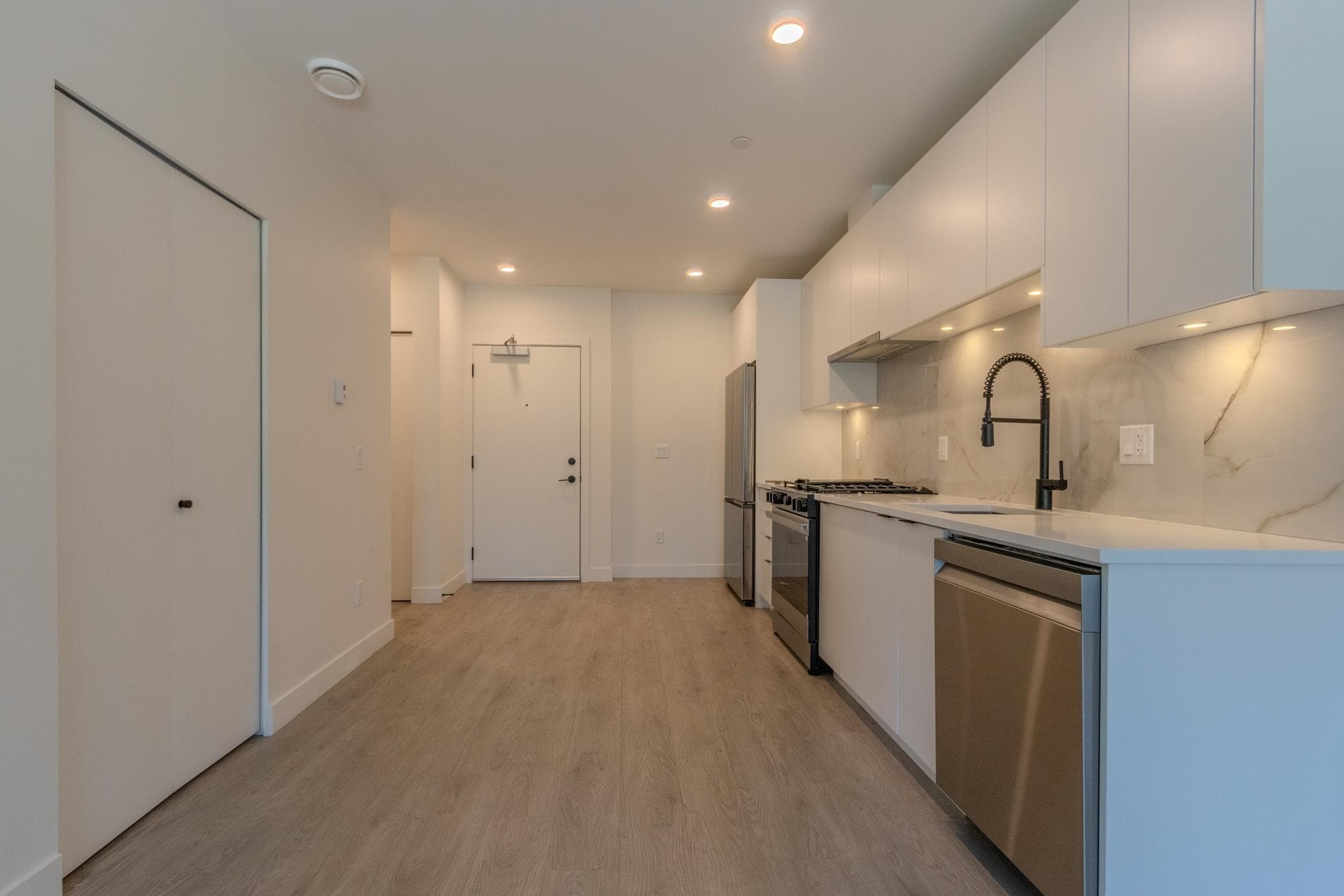 206 - 13238 105 Avenue, Surrey, V3T 0W1 — photo 2