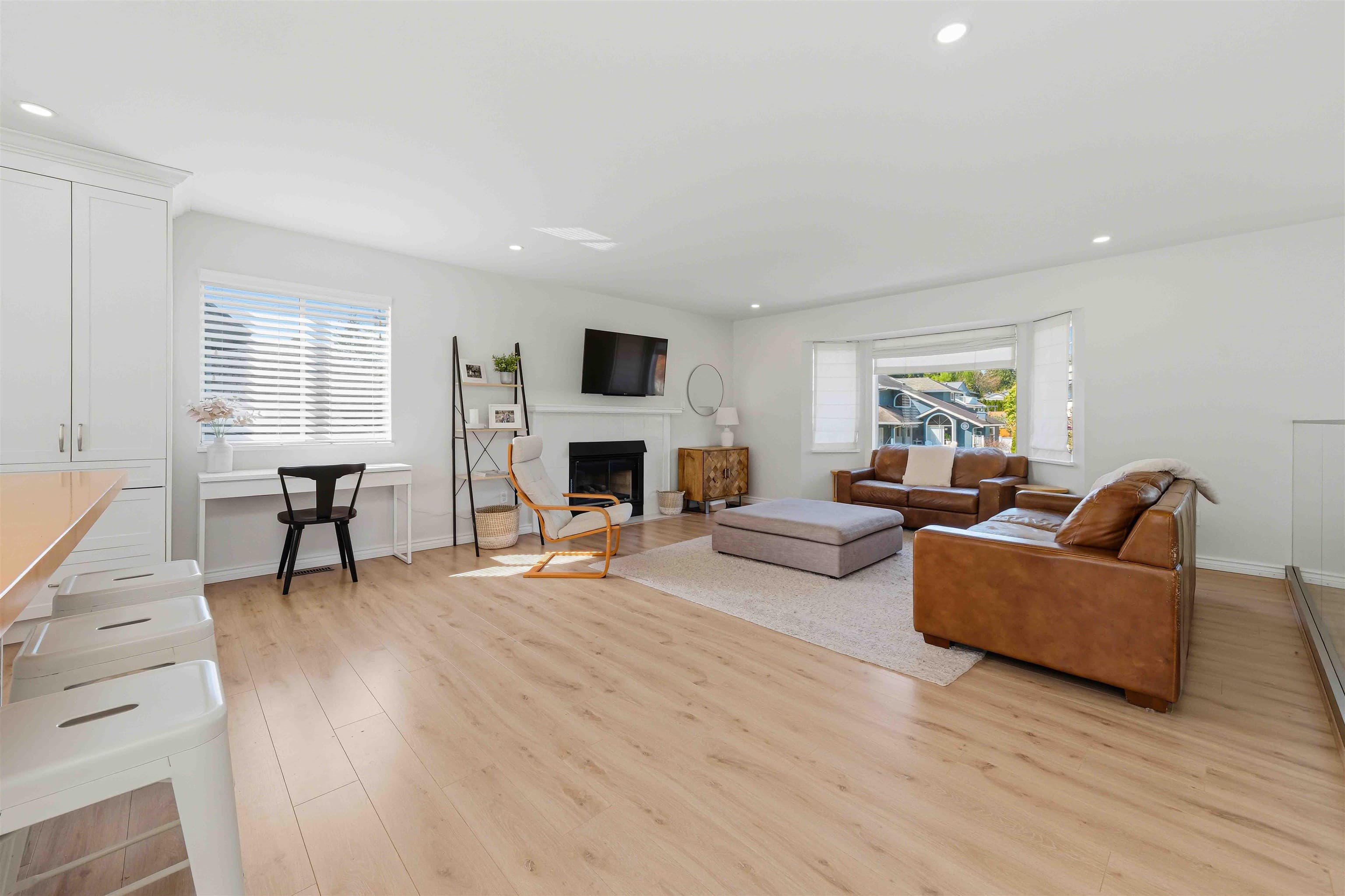 16162 8a Avenue, Surrey, V4A 8W7 — photo 2