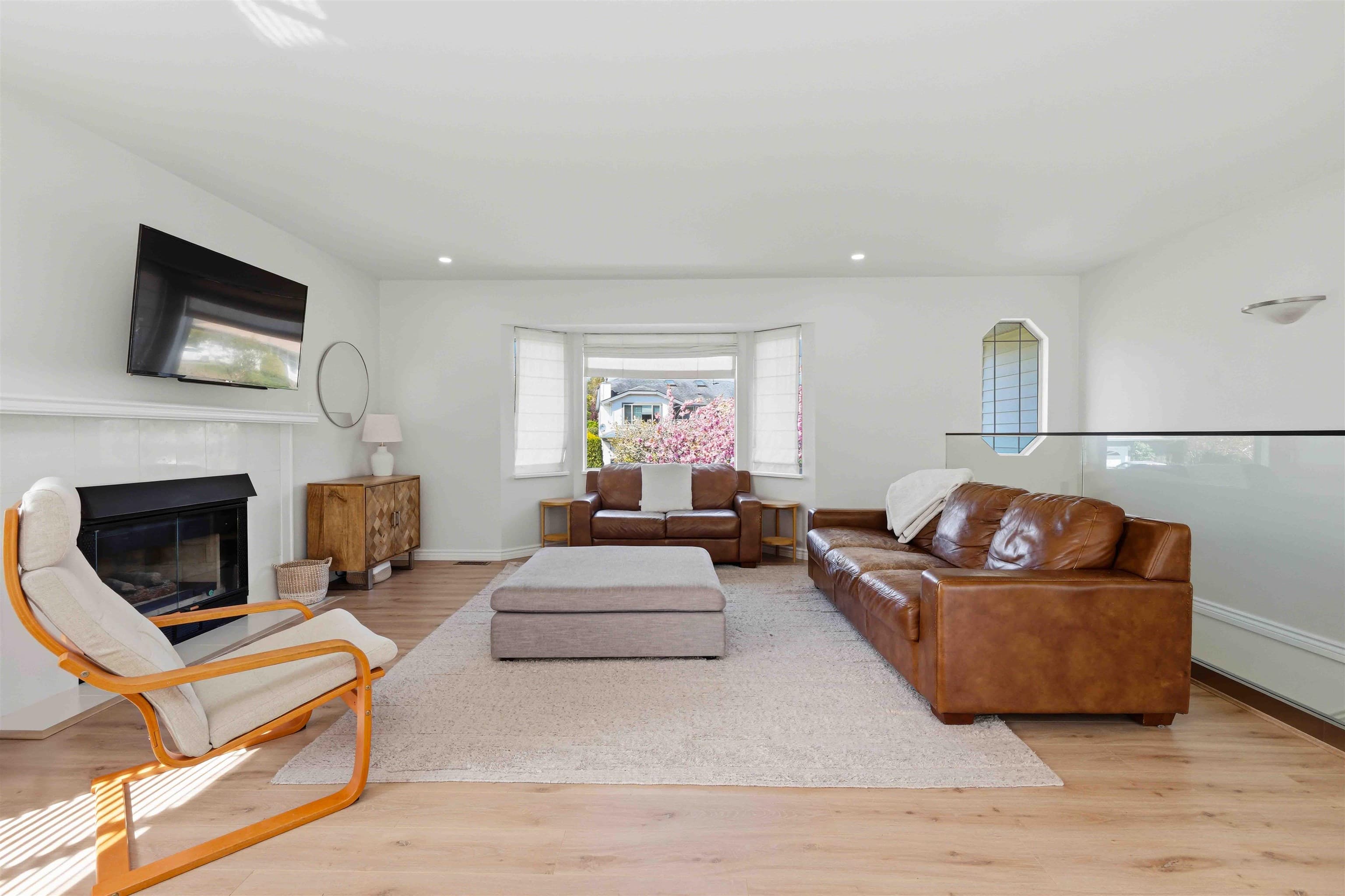 16162 8a Avenue, Surrey, V4A 8W7 — photo 3