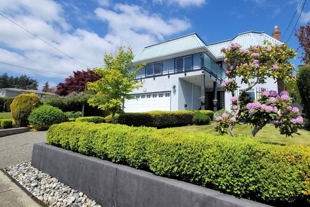 15627 Buena Vista Avenue, White Rock