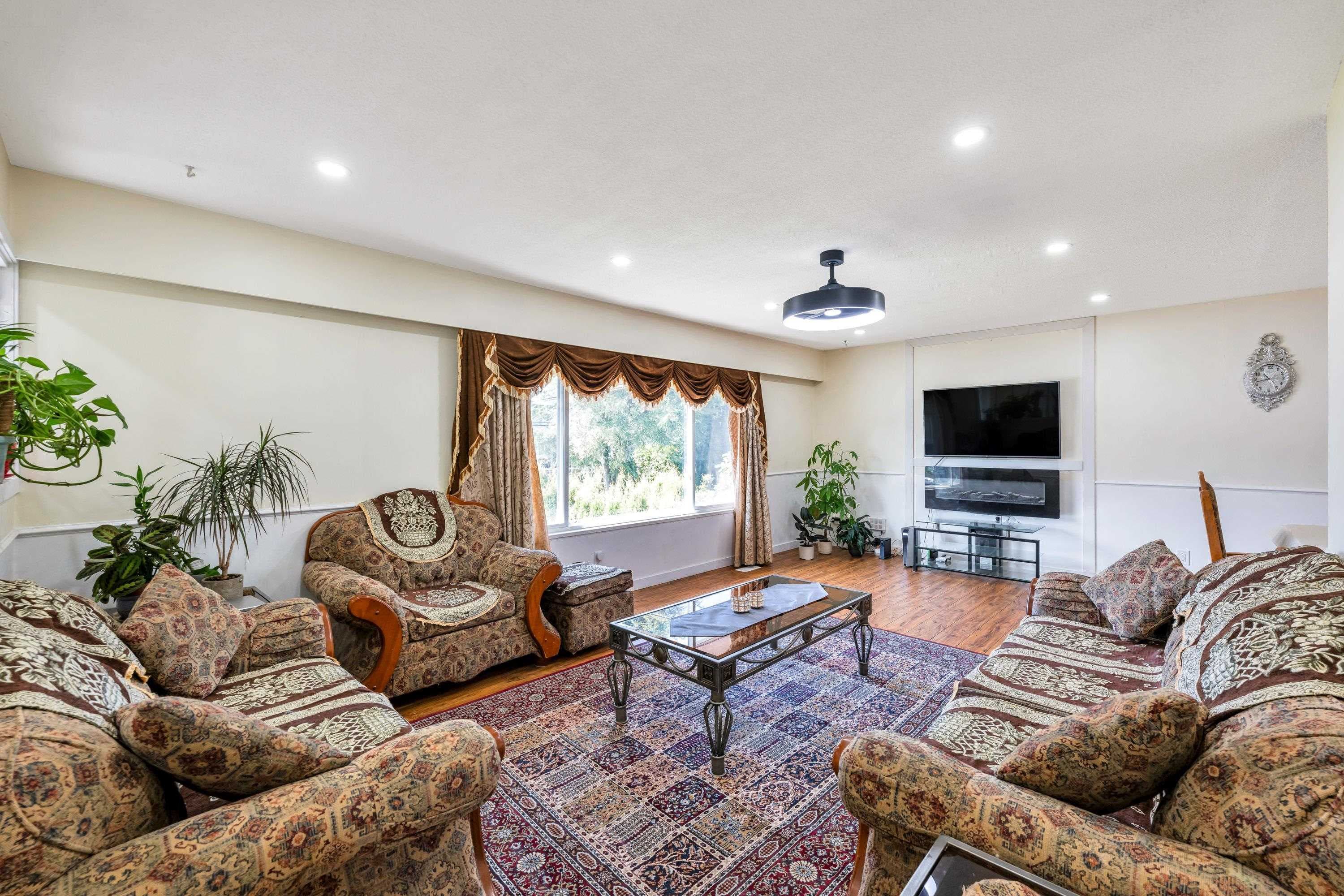 11789 85a Avenue, Delta, V4C 2V8 — photo 2