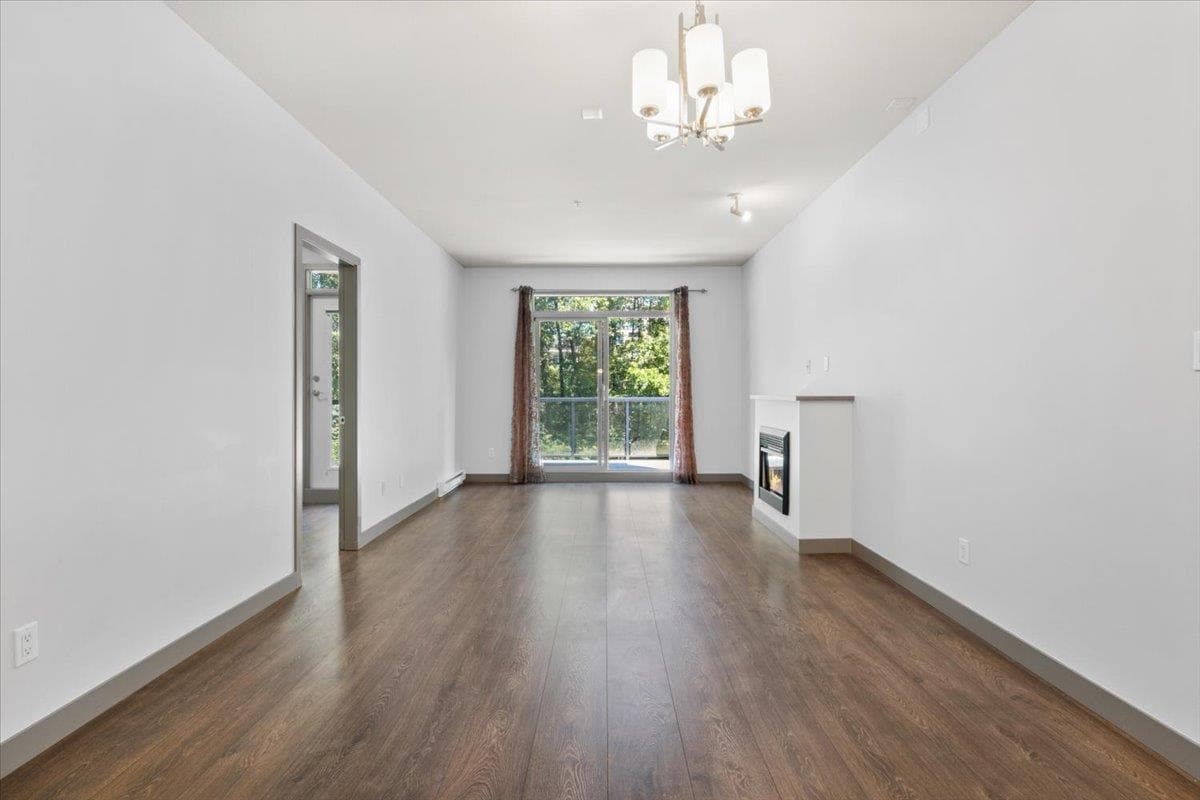 312 - 100 Capilano Road, Port Moody, V3H 5M9 — photo 2