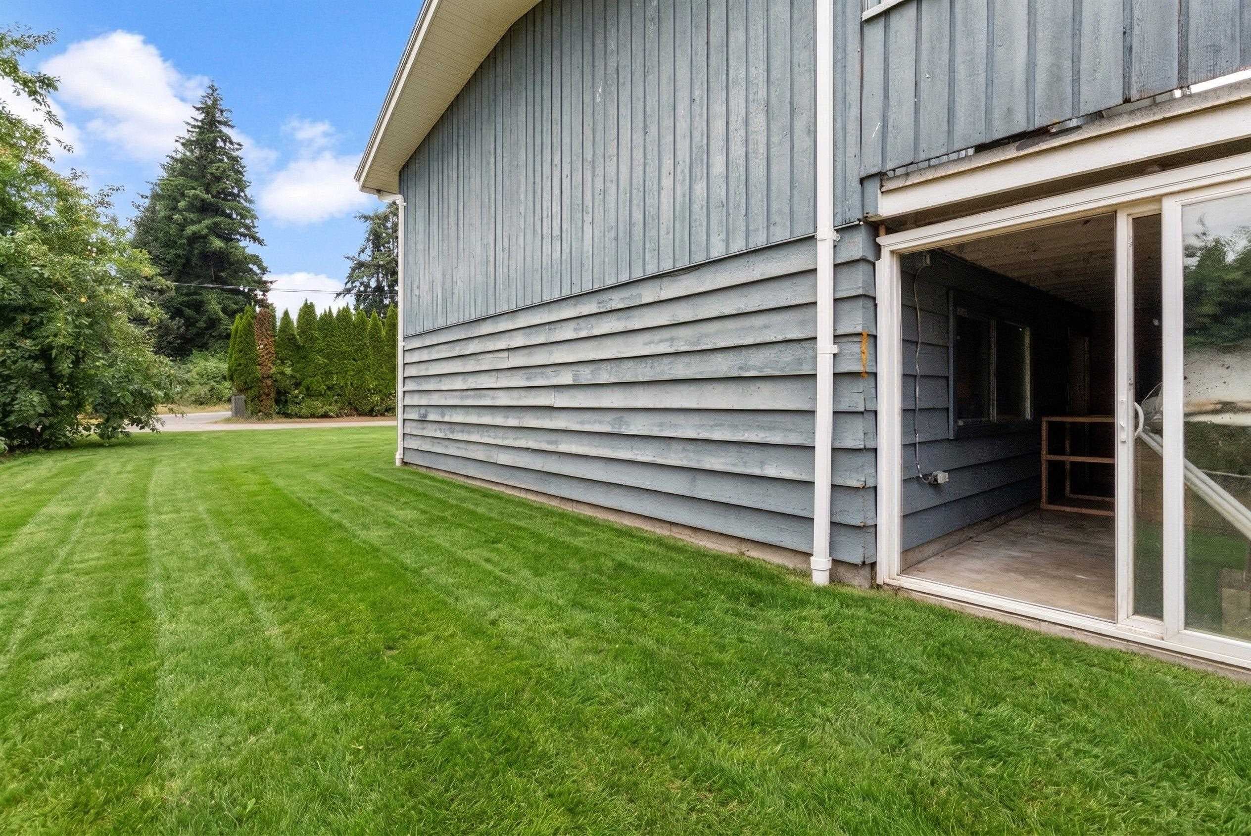 14042 110 Avenue, Surrey, V3R 1Z2 — photo 2