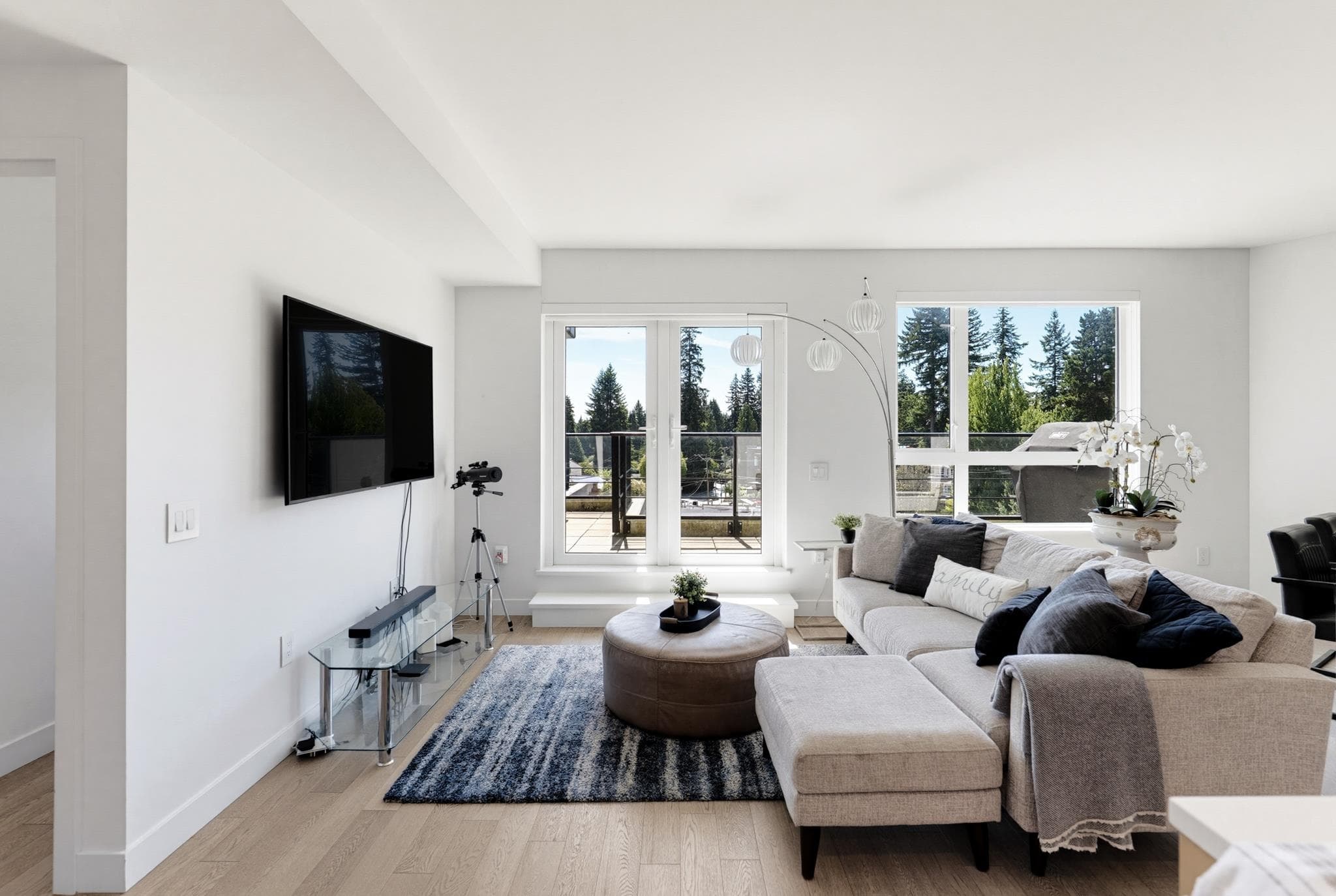 409 - 3220 Connaught Crescent, North Vancouver, V7R 0A5 — photo 3
