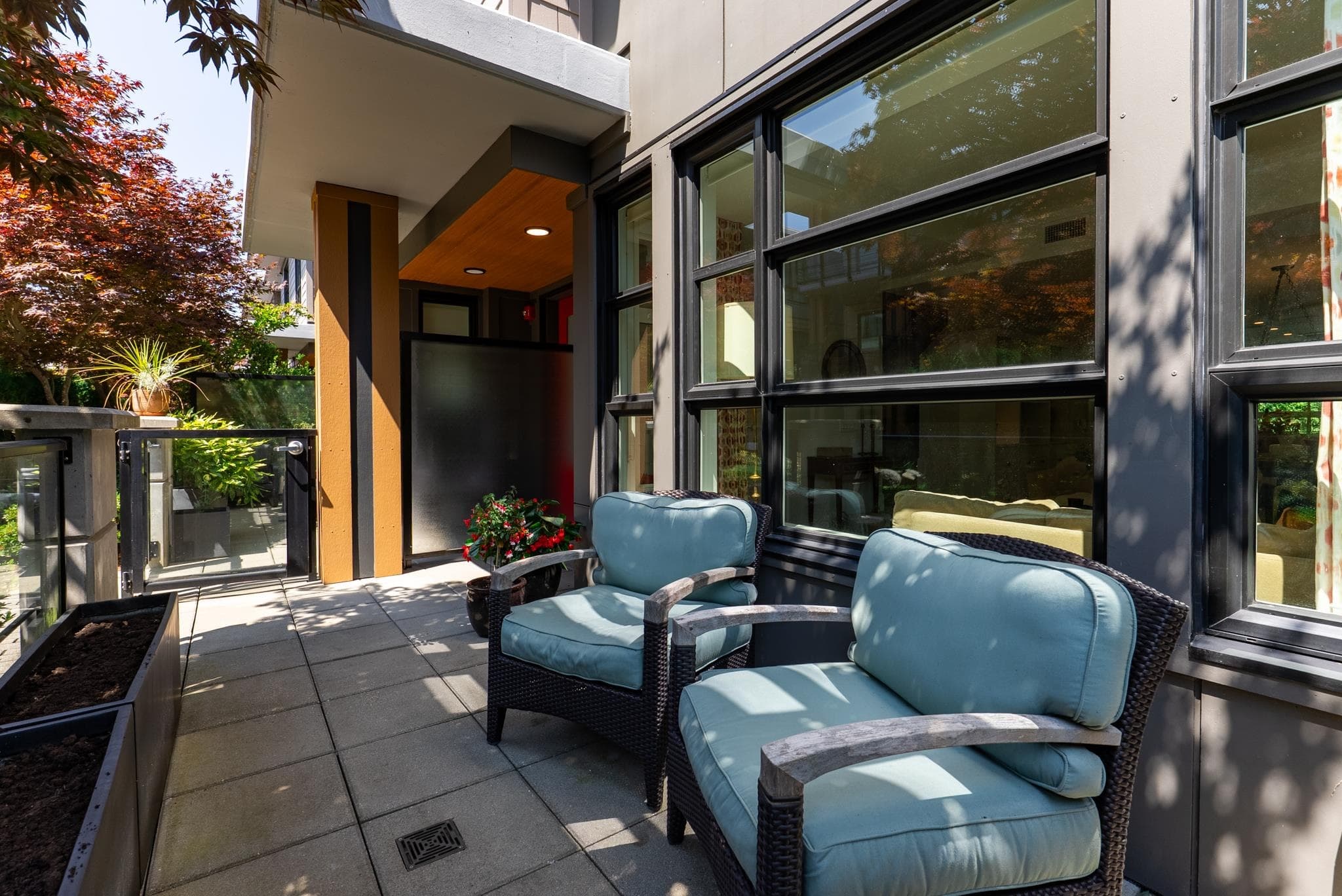 204 - 1055 Ridgewood Drive, North Vancouver, V7R 0A5 — photo 3