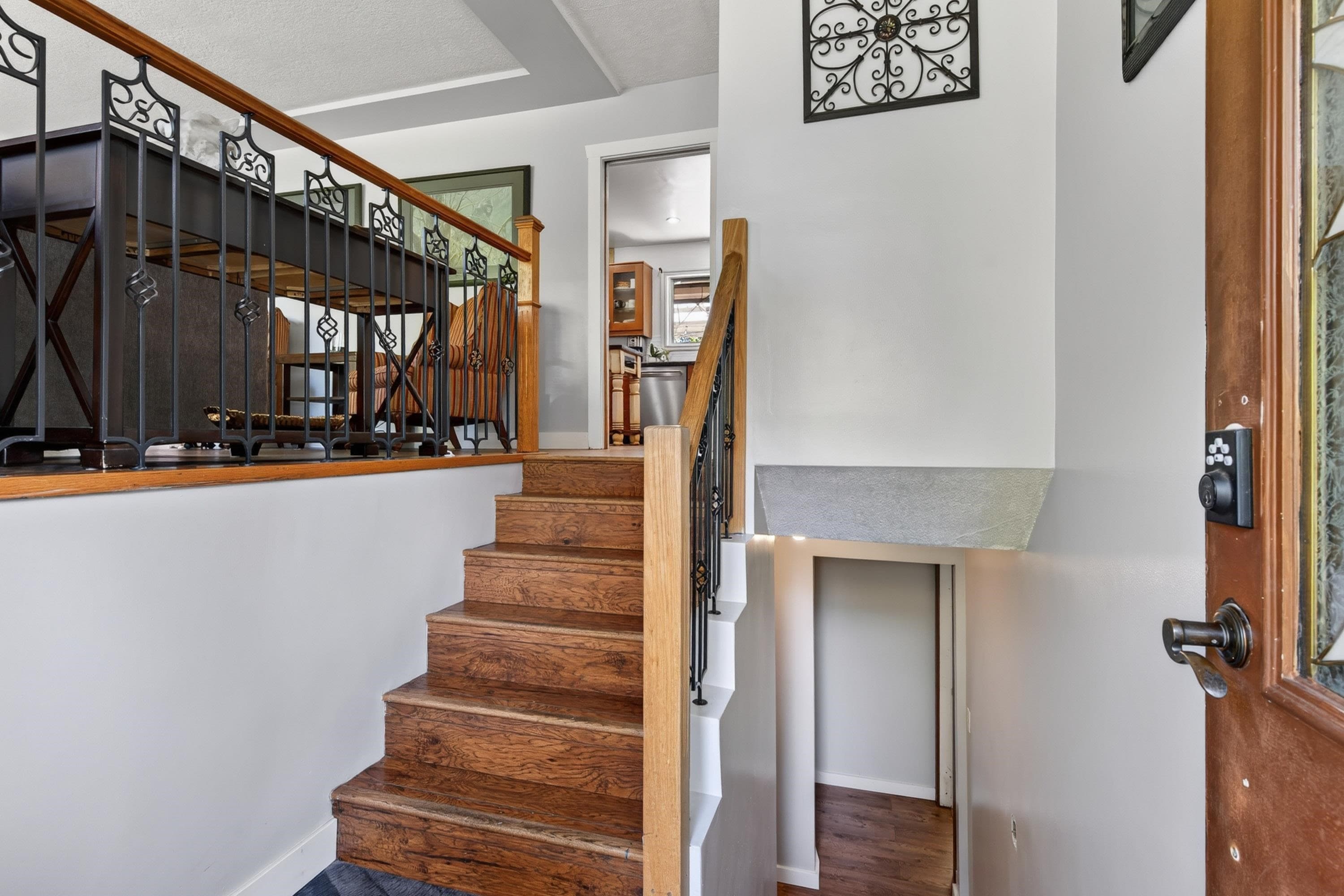 517 Ailsa Avenue, Port Moody, V3H 1A5 — photo 4