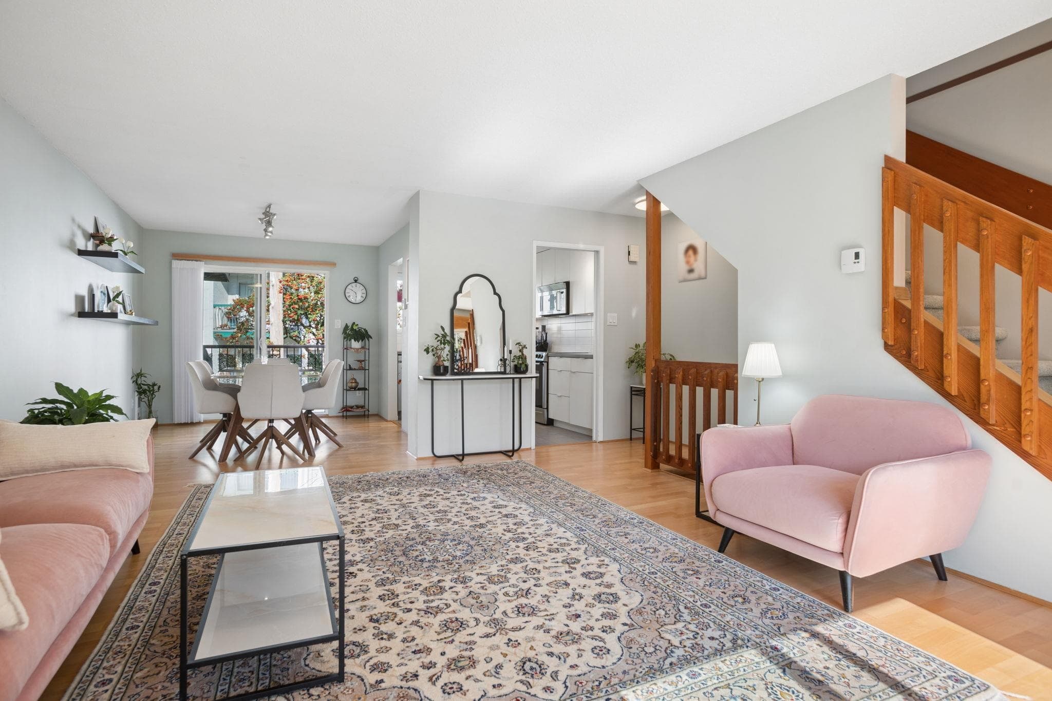 4 - 220 W 16th Street, North Vancouver, V7M 1T6 — photo 2