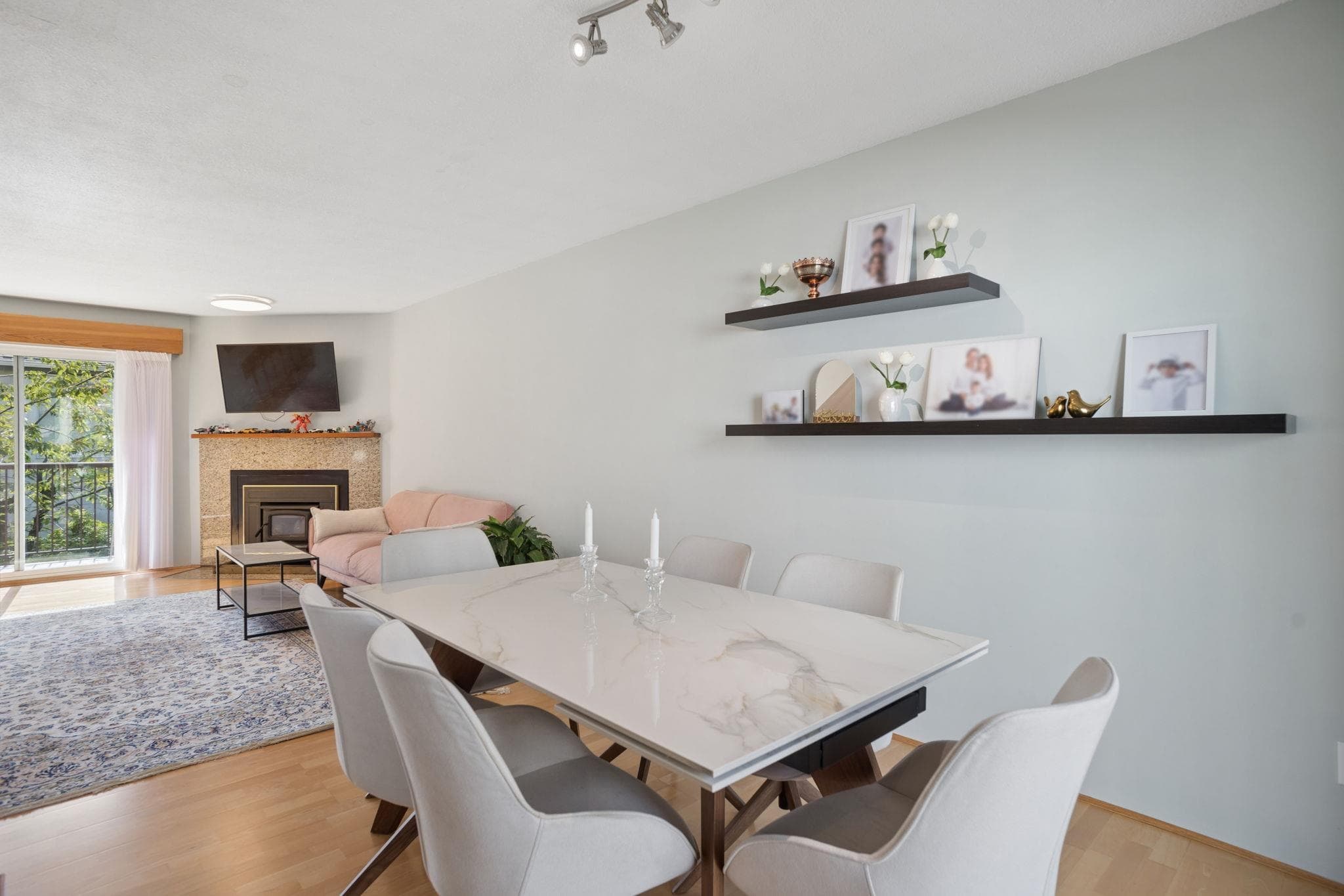 4 - 220 W 16th Street, North Vancouver, V7M 1T6 — photo 3