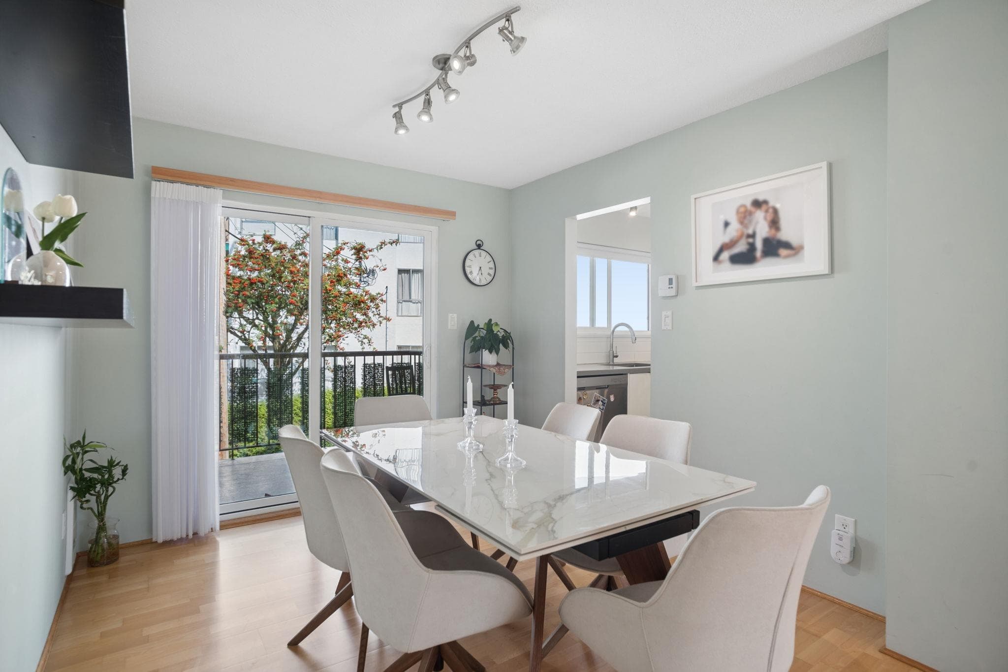 4 - 220 W 16th Street, North Vancouver, V7M 1T6 — photo 5