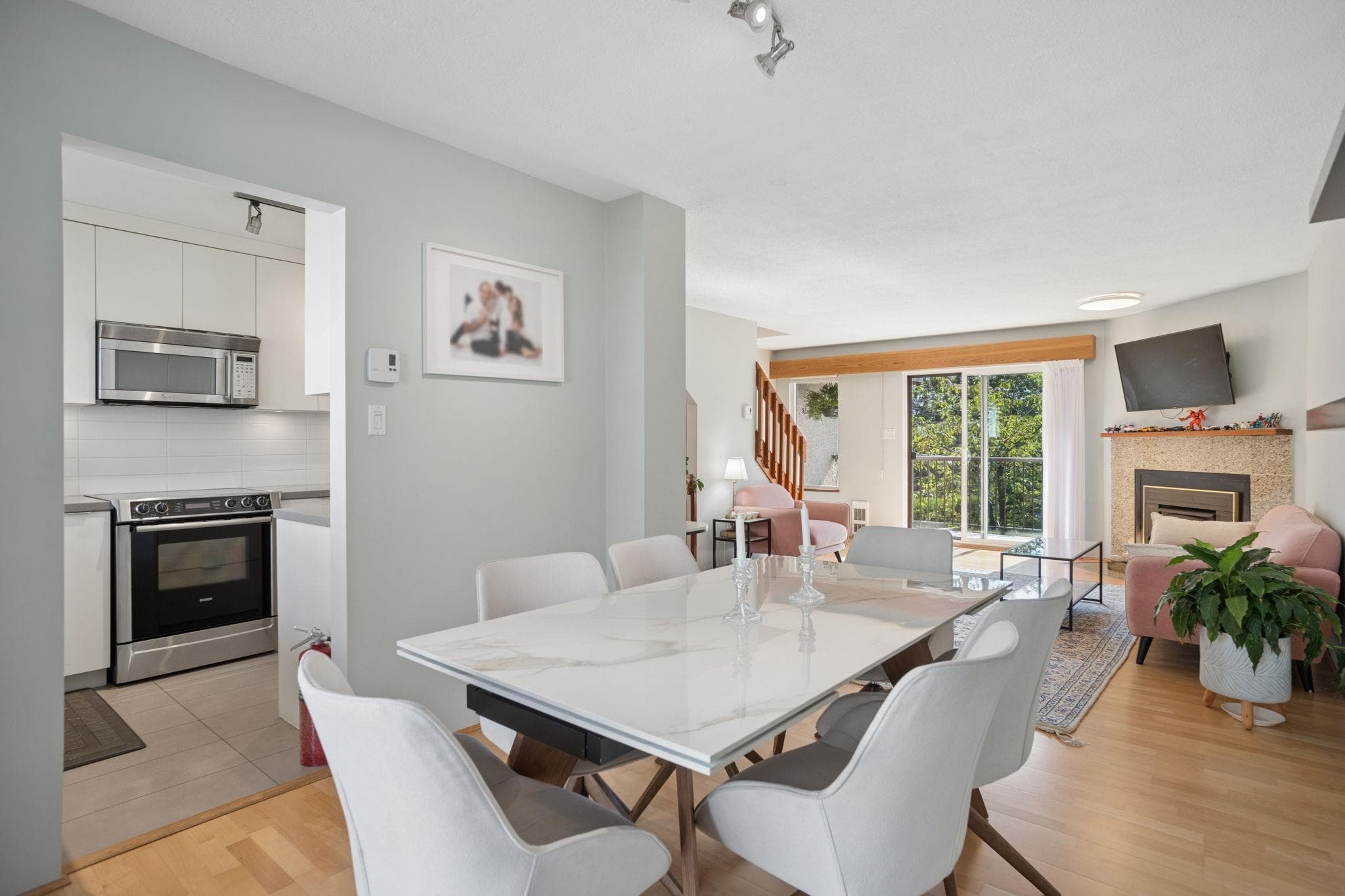 4 - 220 W 16th Street, North Vancouver, V7M 1T6 — photo 4