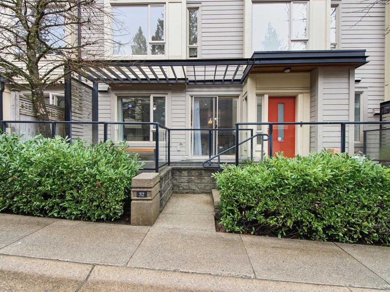 32 - 9229 University Crescent, Burnaby, V5A 4Z2 — photo 1