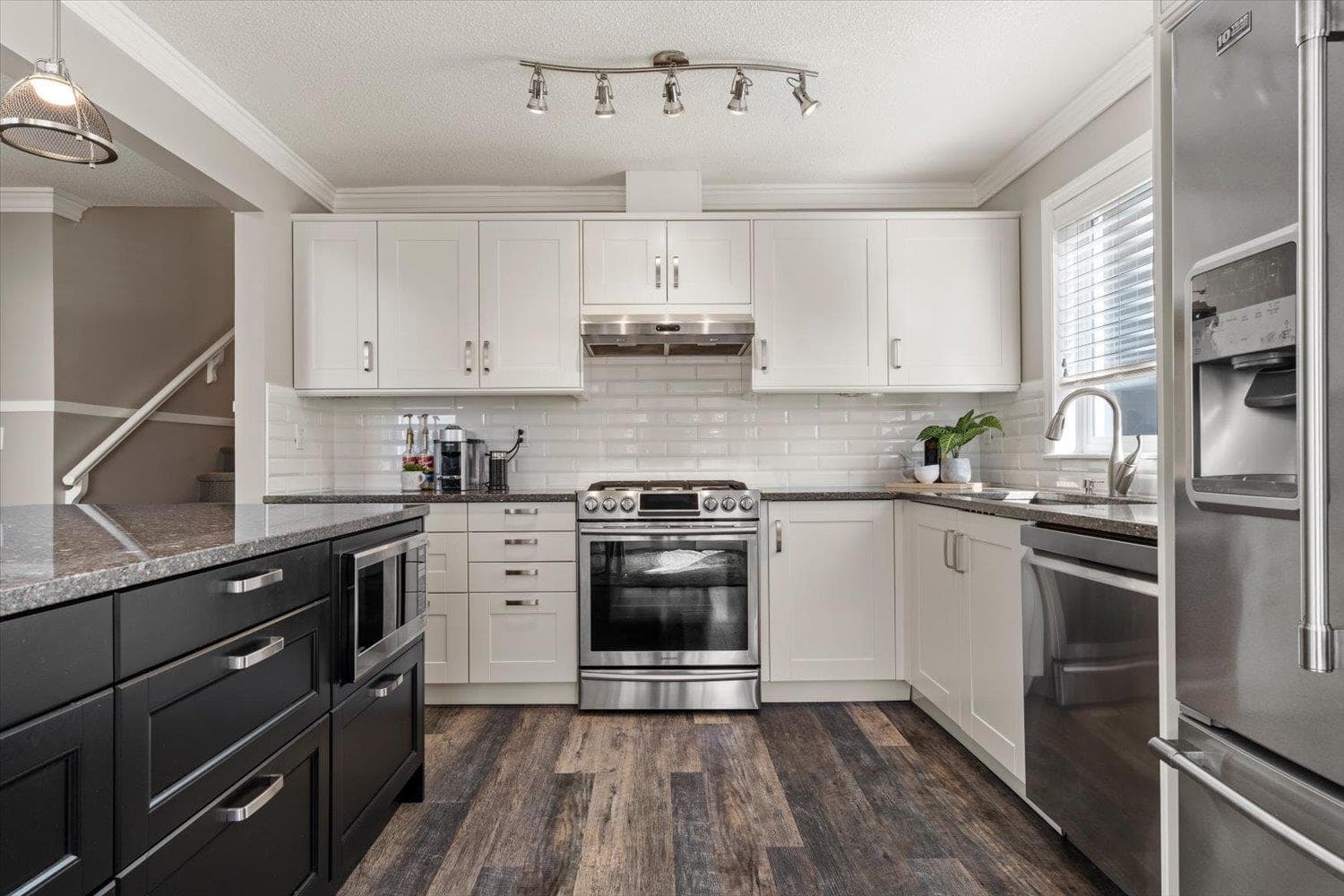 11 - 8590 Sunrise Drive, Chilliwack, V2R 3Z4 — photo 2