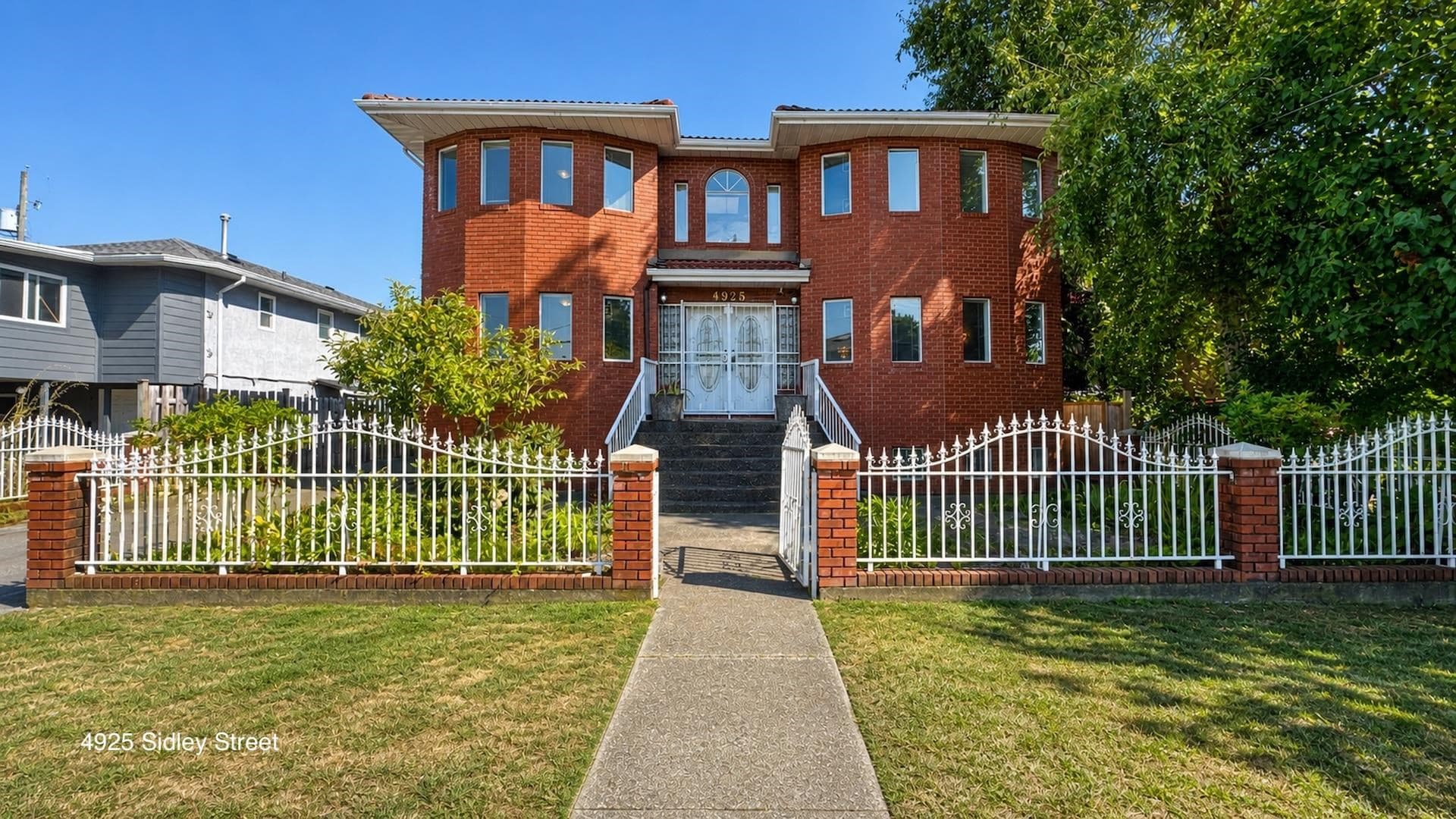 4925 Sidley Street, Burnaby, V5J 1T6 — photo 1