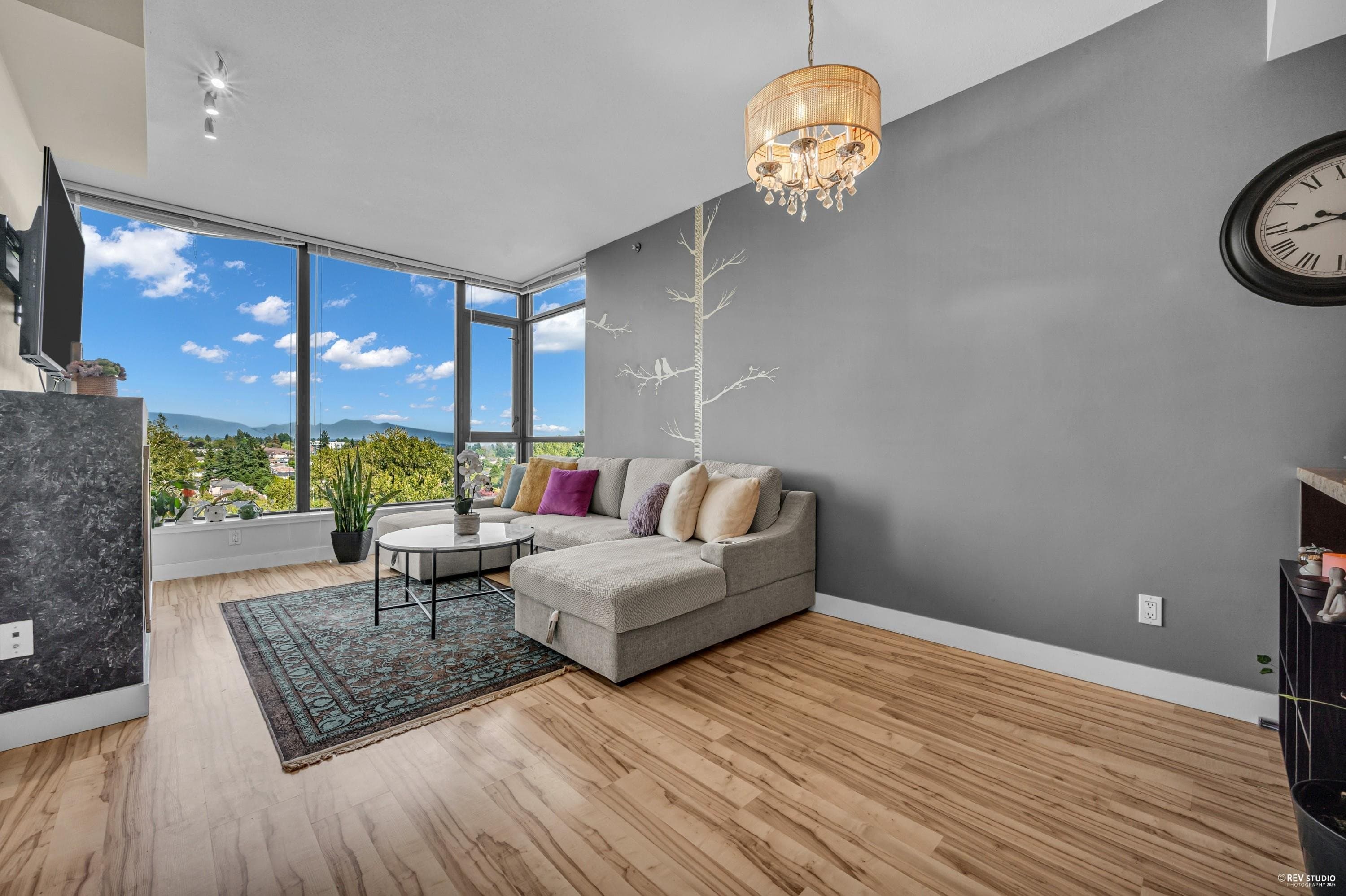 1606 - 7088 18th Avenue, Burnaby, V3N 0A2 — photo 2