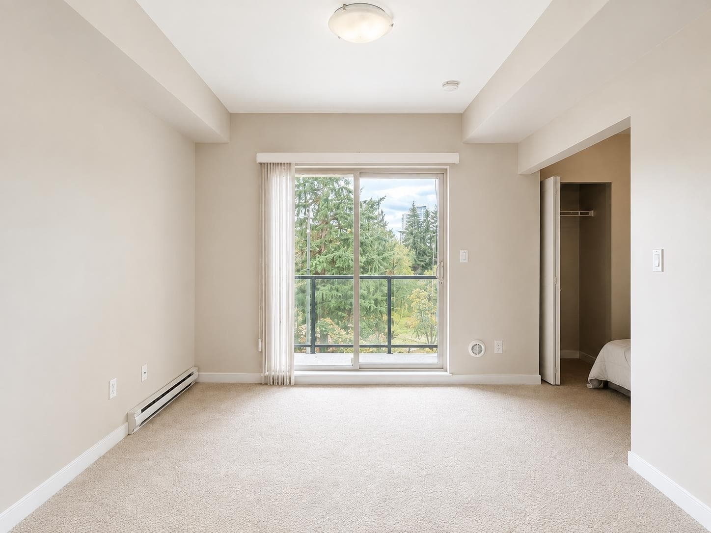 425 - 13789 107a Avenue, Surrey, V3T 0B8 — photo 2