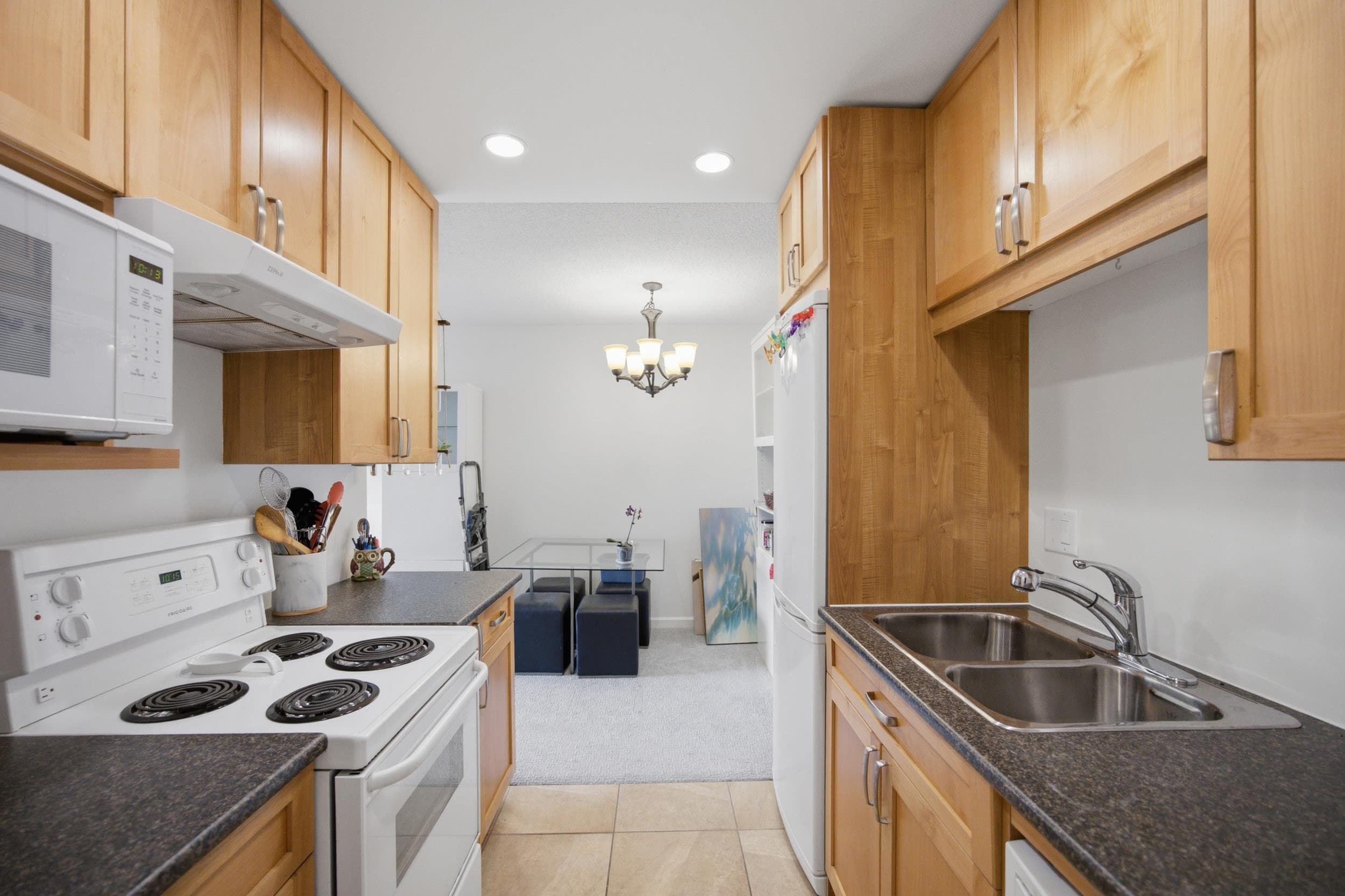 307 - 2710 Lonsdale Avenue, North Vancouver, V7N 3J1 — photo 3