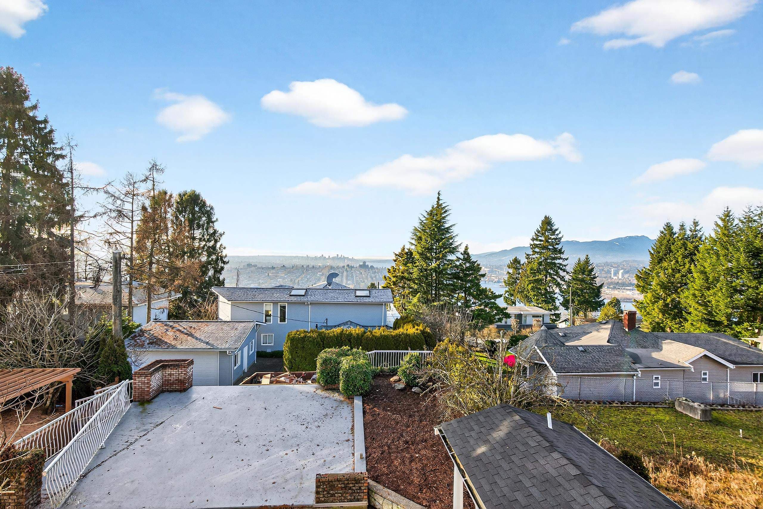 291 N Springer Avenue, Burnaby, V5B 1H5 — photo 3