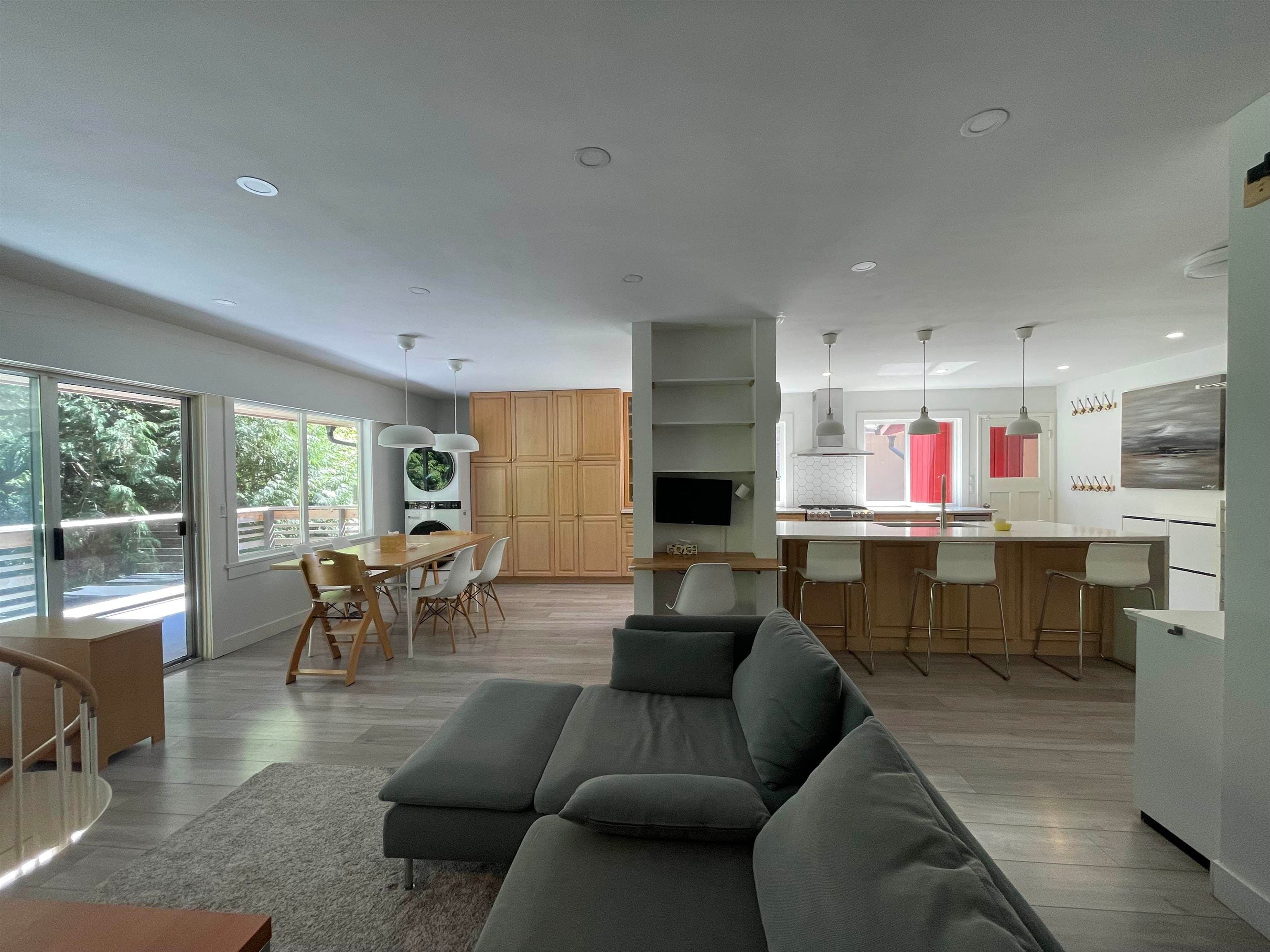 6570 Madrona Crescent, West Vancouver, V7W 2J8 — photo 3