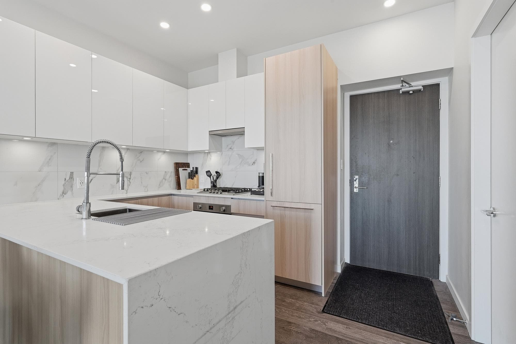 2503 - 5311 Goring Street, Burnaby, V5B 0B5 — photo 3