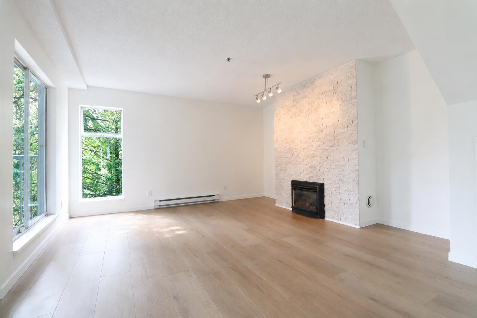 43 - 7345 Sandborne Avenue, Burnaby, V3N 4W6 — photo 3