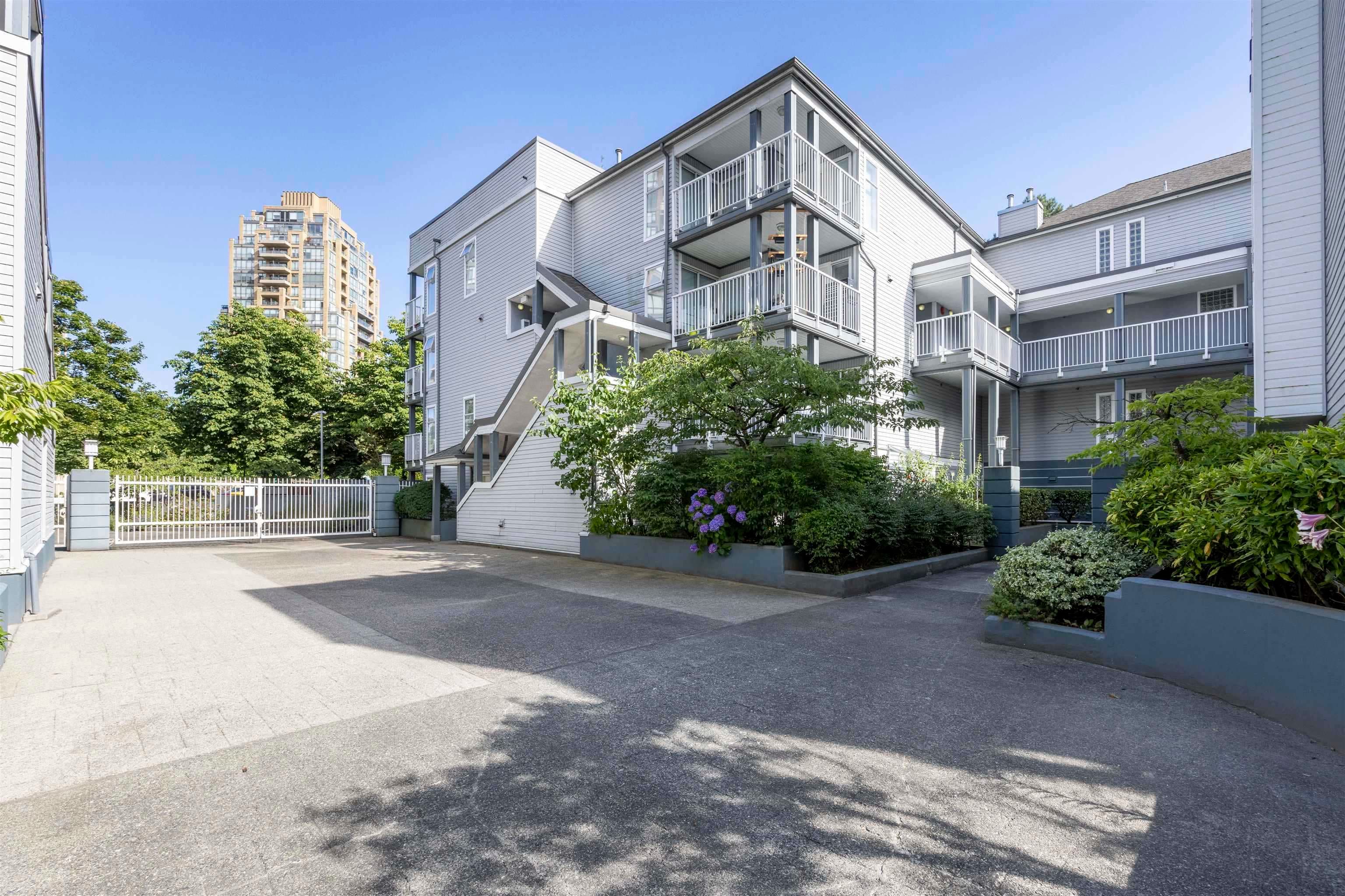 43 - 7345 Sandborne Avenue, Burnaby
