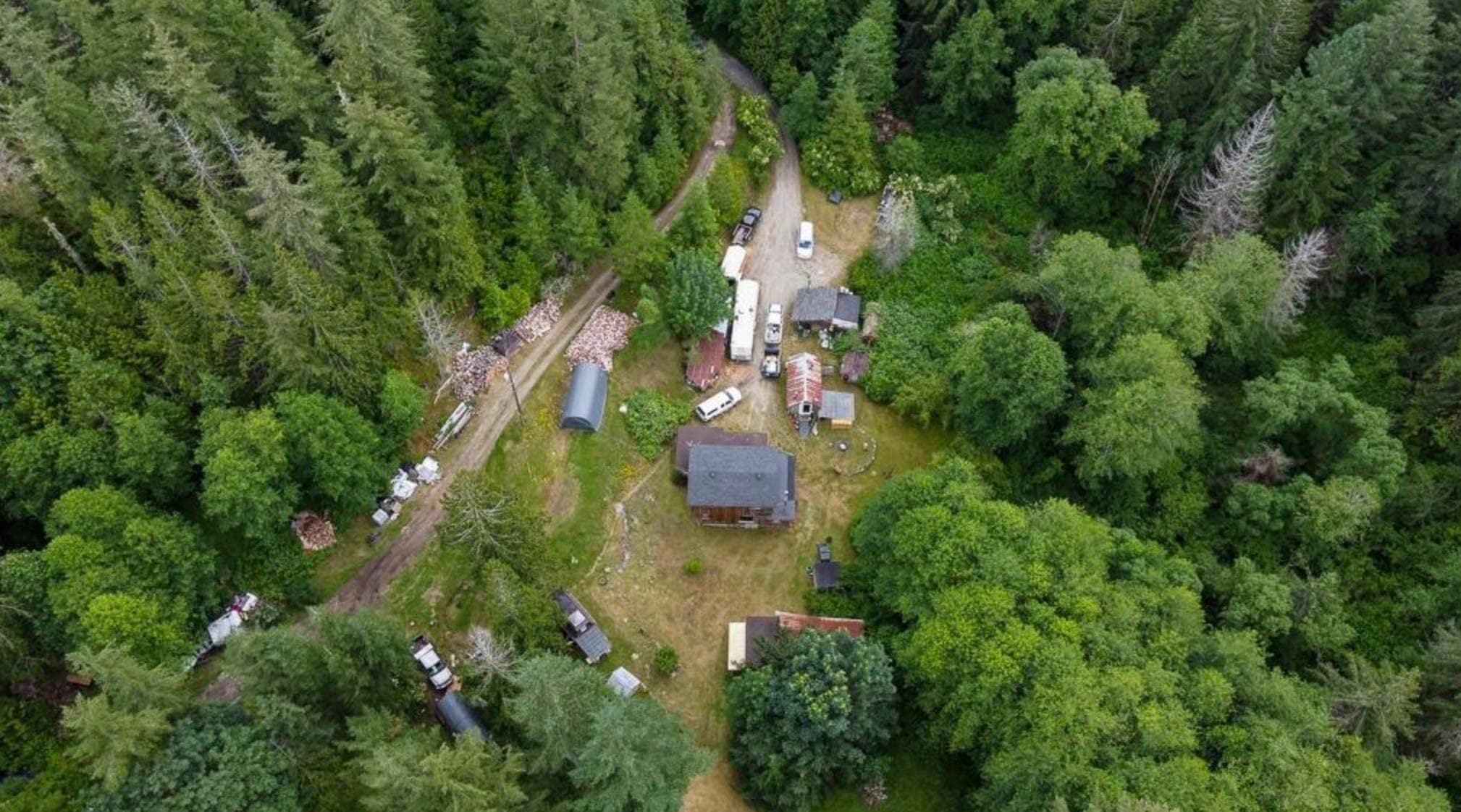 13611 Barabash Road, Pender Harbour, V0N 1S1 — photo 1