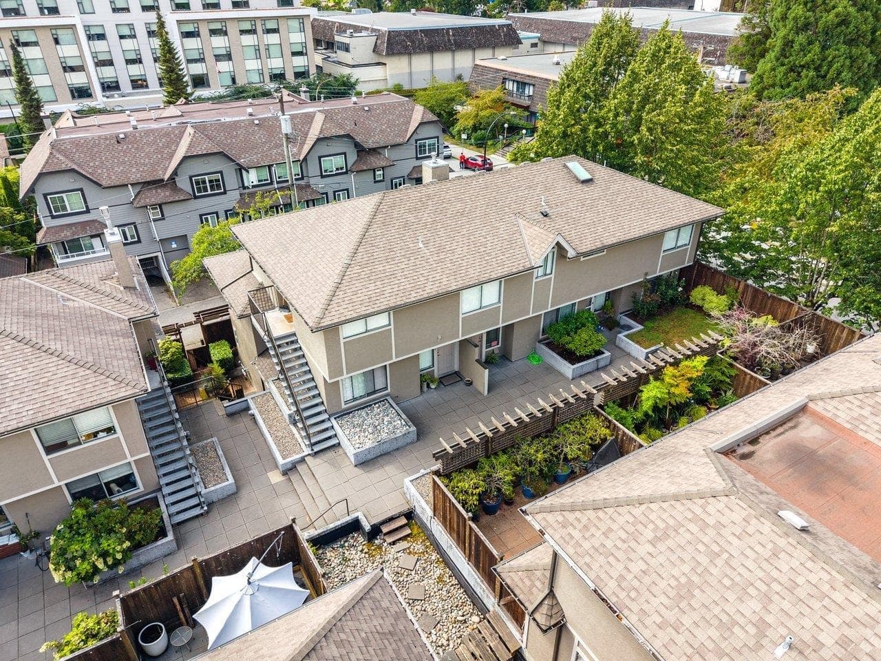 22 - 2133 St. Georges Avenue, North Vancouver