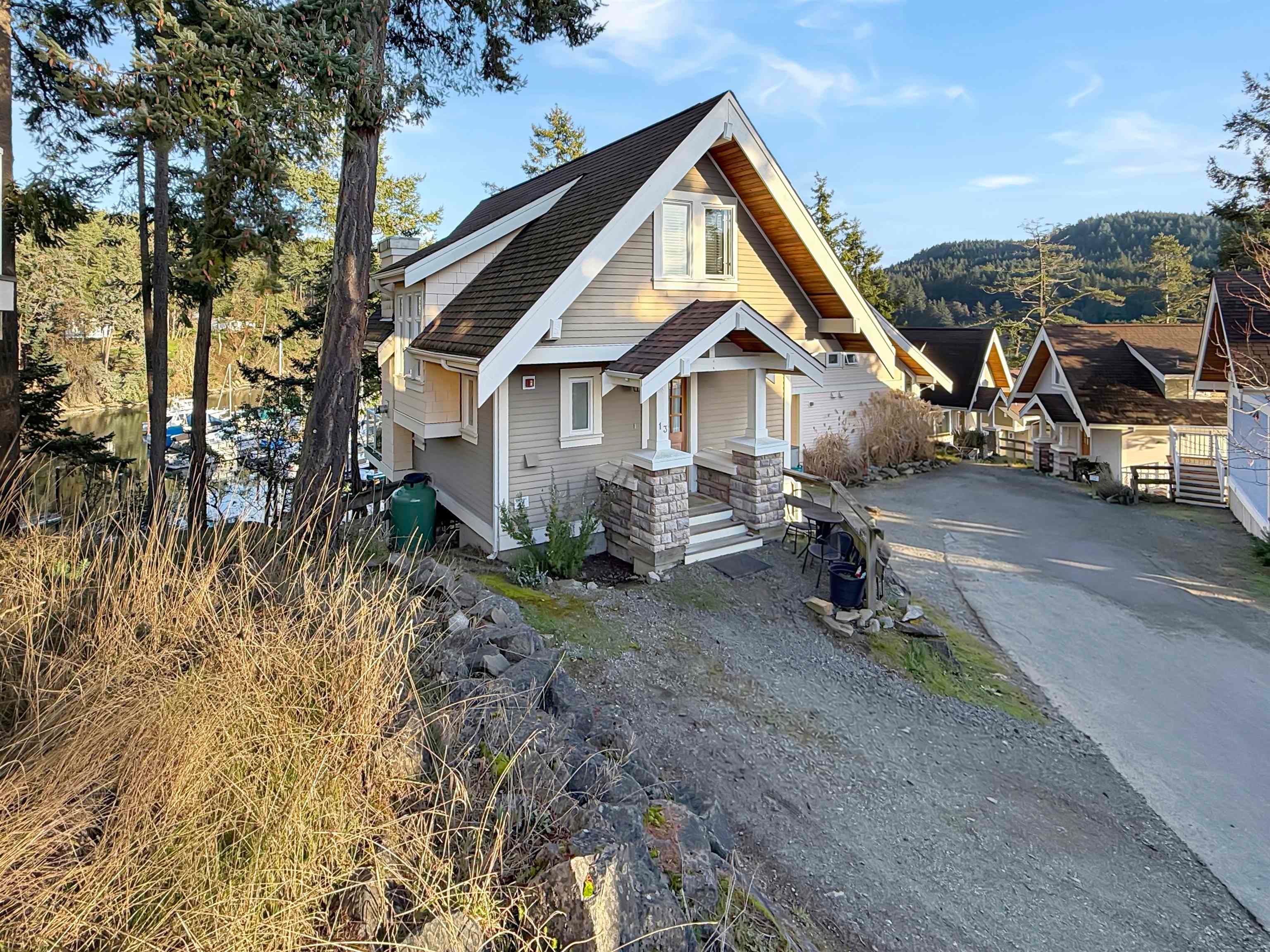 13A - 2315 Mackinnon Road, Pender Island, V0N 2M1 — photo 1