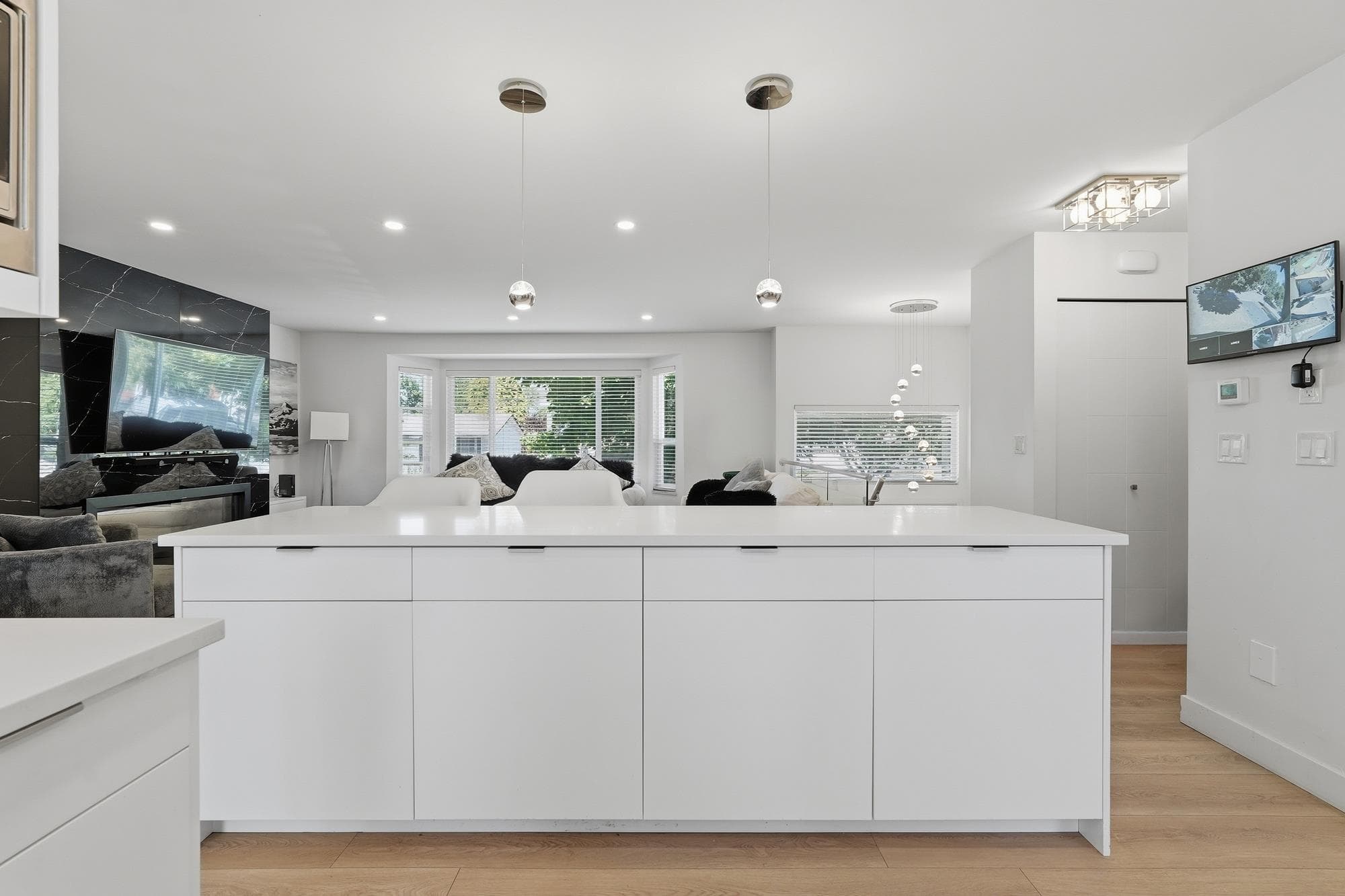 14348 Gladstone Drive, Surrey, V3R 5R9 — photo 2
