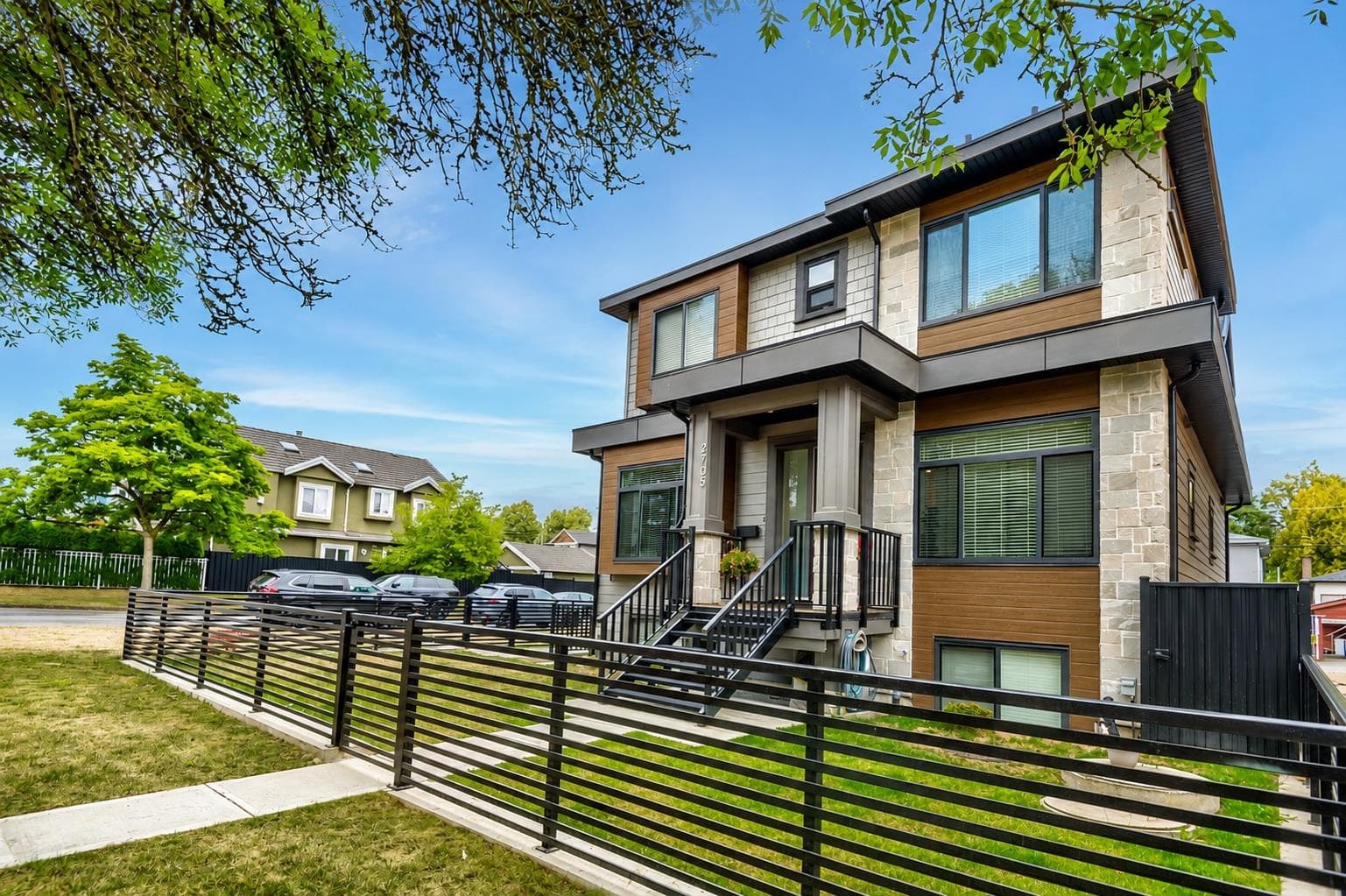 2705 Waverley Avenue, Vancouver
