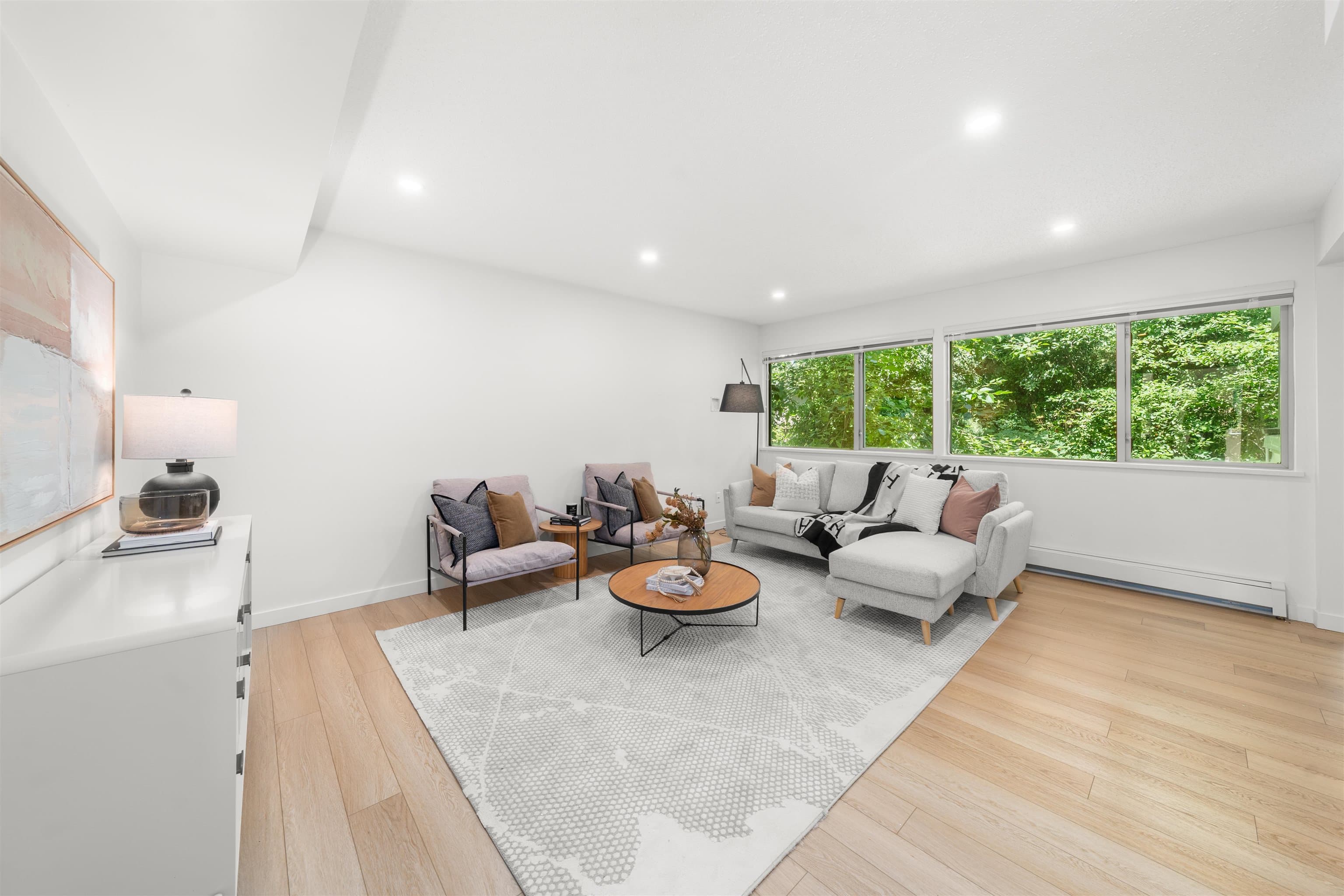 879 Westview Crescent, North Vancouver, V7N 2L5 — photo 3