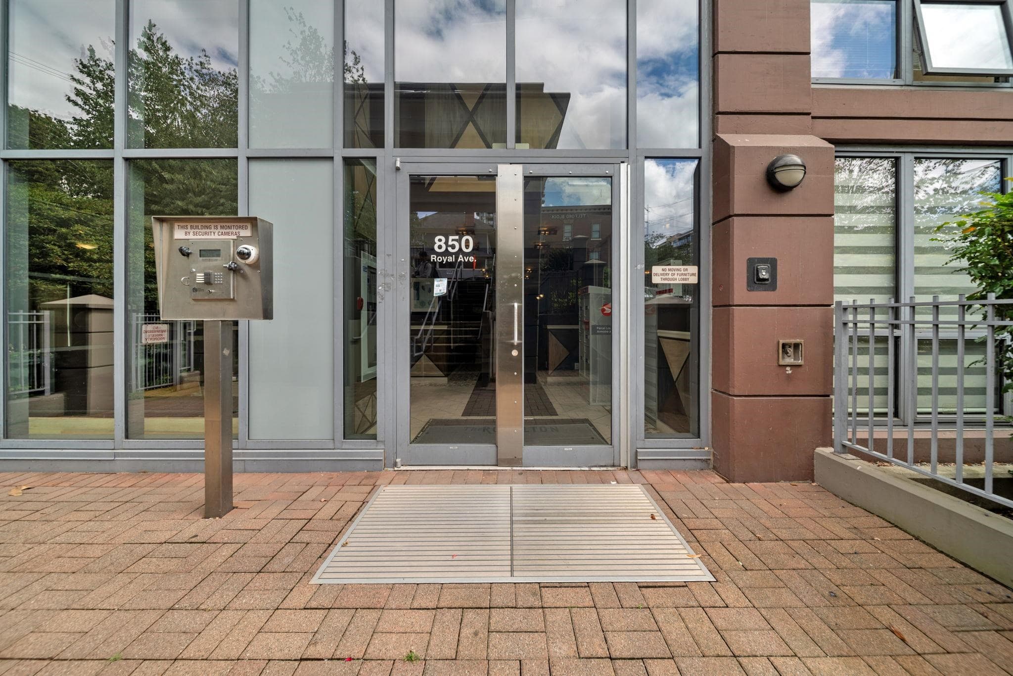 101 - 850 Royal Avenue, New Westminster, V3M 1A6 — photo 2