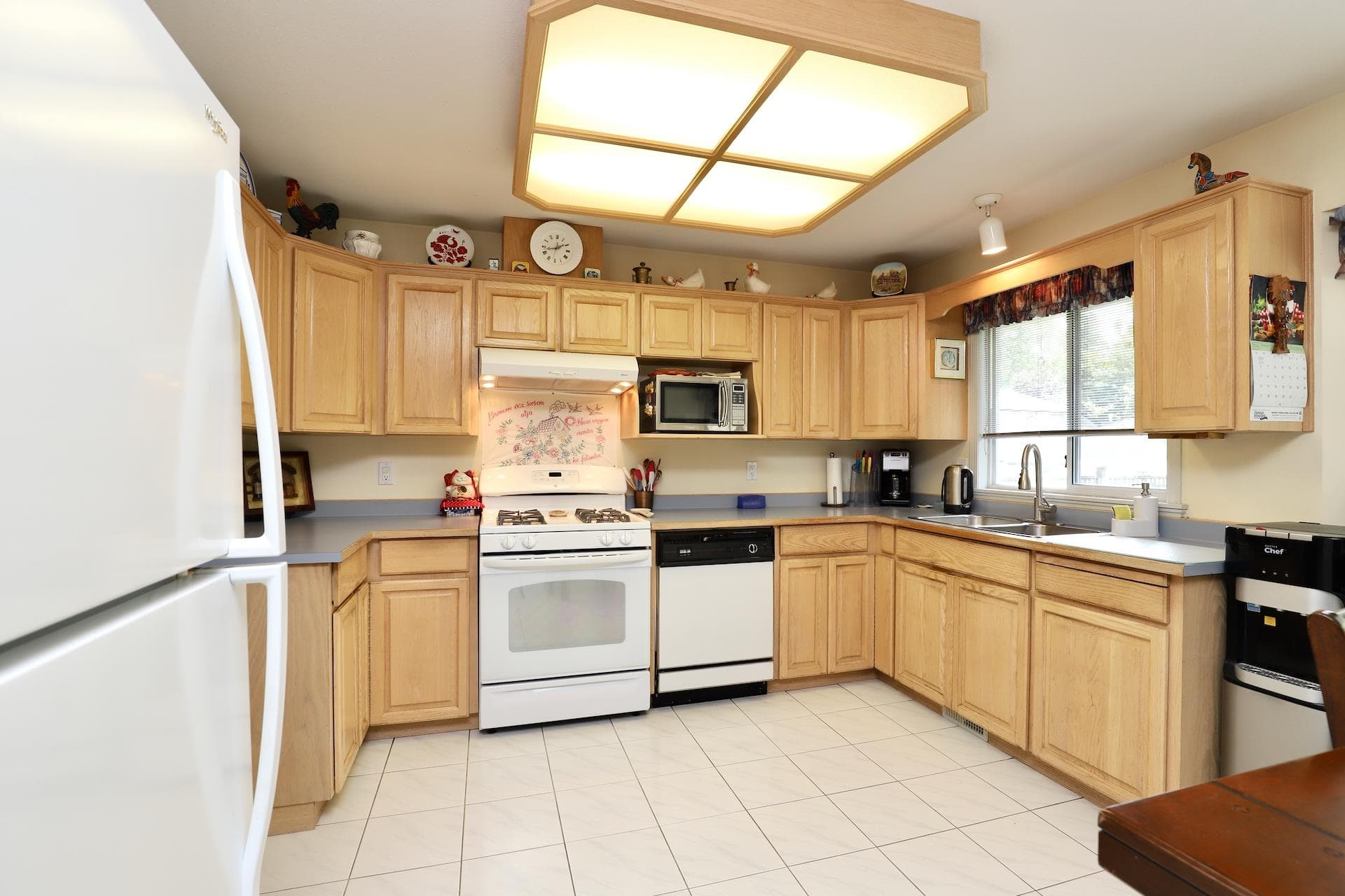 16524 84a Avenue, Surrey, V4N 3H2 — photo 3