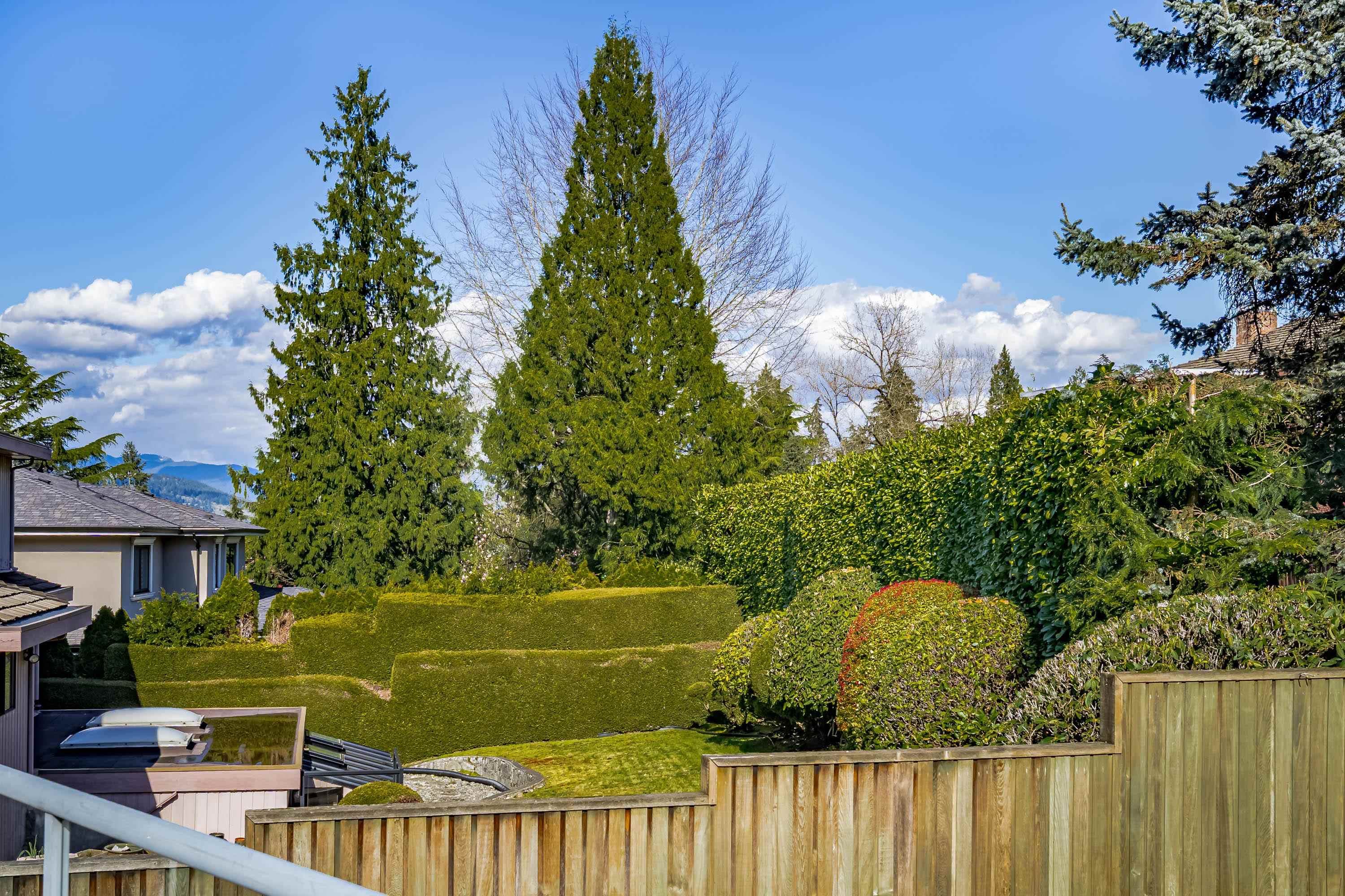 7516 Lambeth Drive, Burnaby, V5E 1Z4 — photo 2