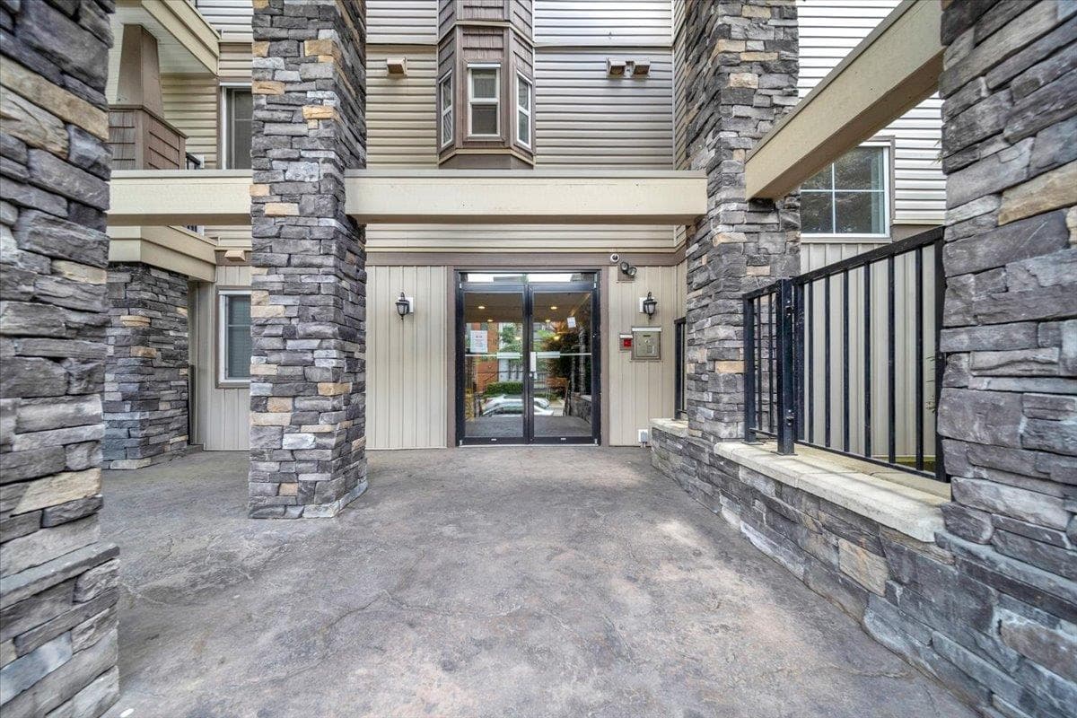210 - 5454 198 Street, Langley, V3A 1G2 — photo 2