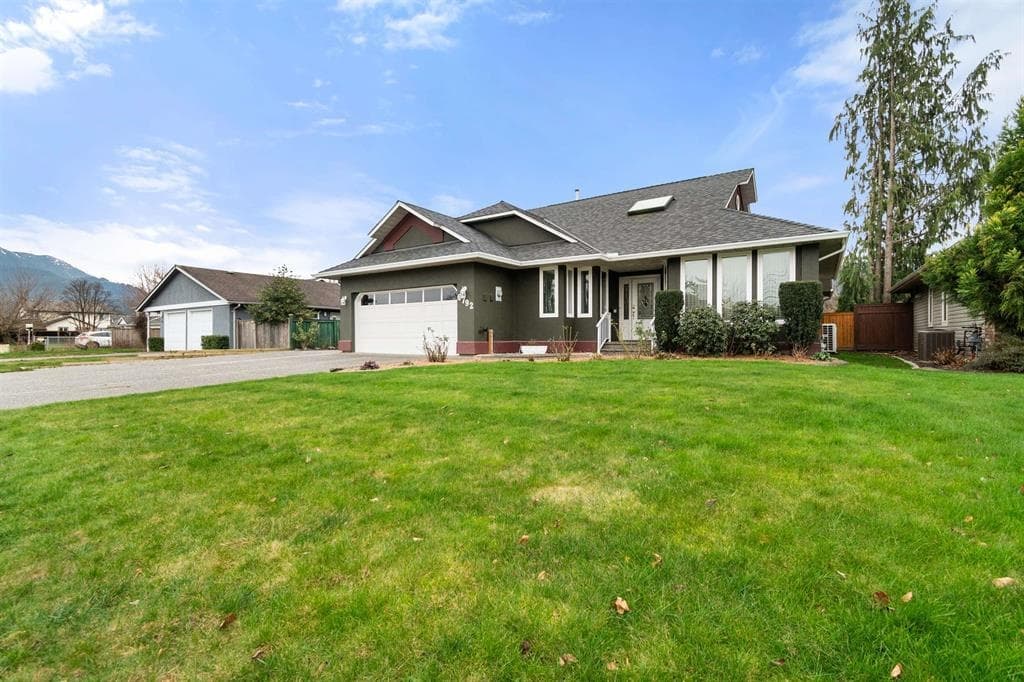6792 Henry Street, Chilliwack, V2R 2W1 — photo 2