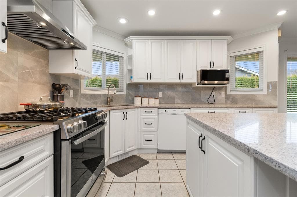 6792 Henry Street, Chilliwack, V2R 2W1 — photo 5