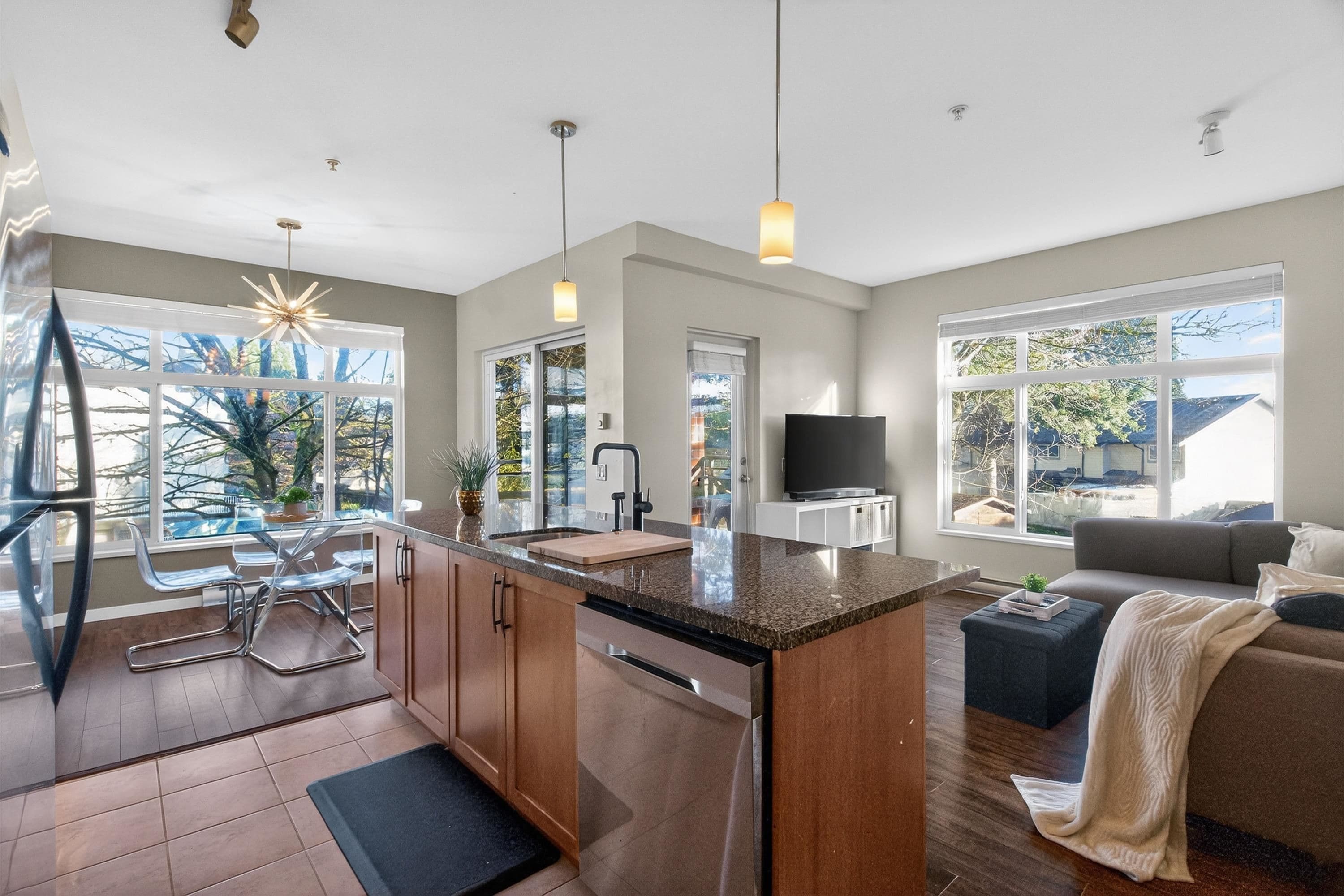 201 - 11950 Harris Road, Pitt Meadows, V3Y 0B7 — photo 3