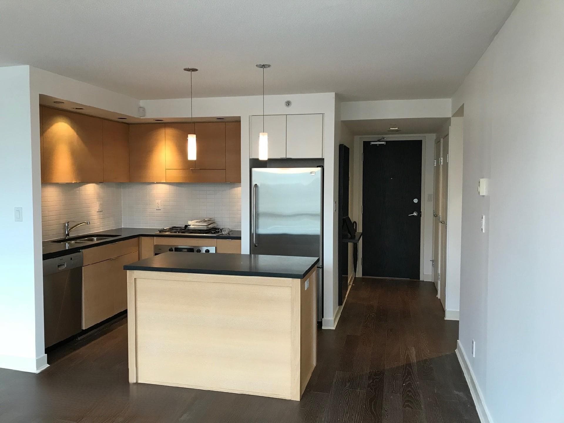 1502 - 1055 Homer Street, Vancouver, V6B 1G3 — photo 4