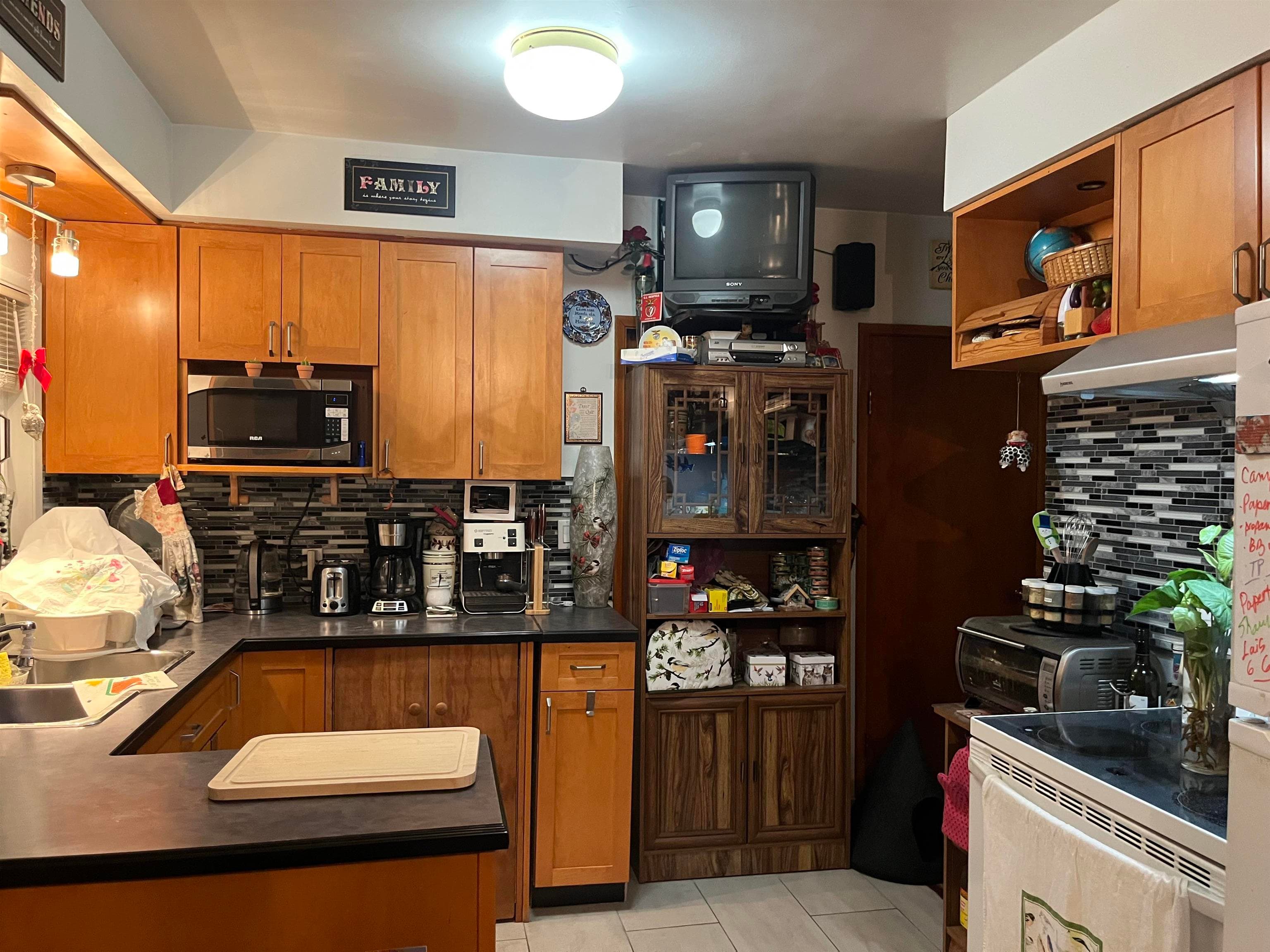 4042 Nootka Street, Vancouver, V5R 2E2 — photo 3