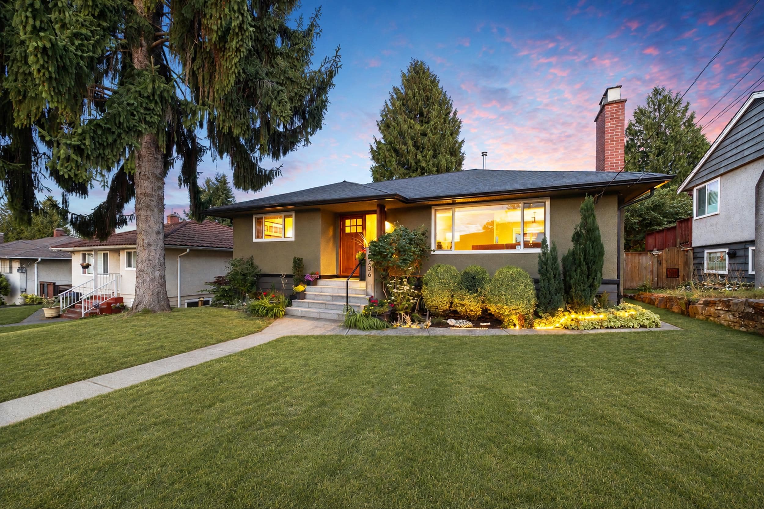 8236 17th Avenue, Burnaby, V3N 1M8 — photo 2