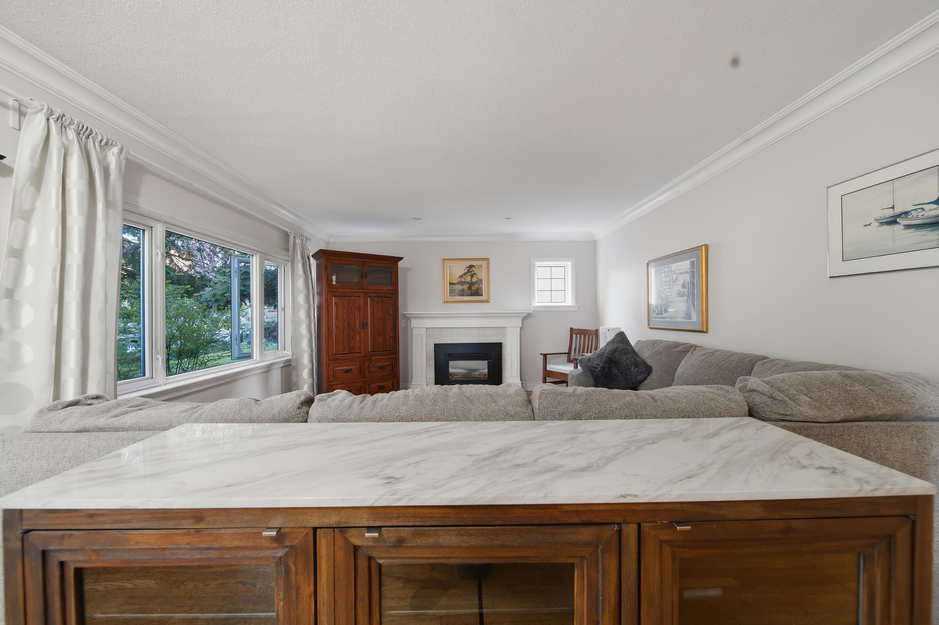 107 Seventh Avenue, New Westminster, V3L 1W2 — photo 4